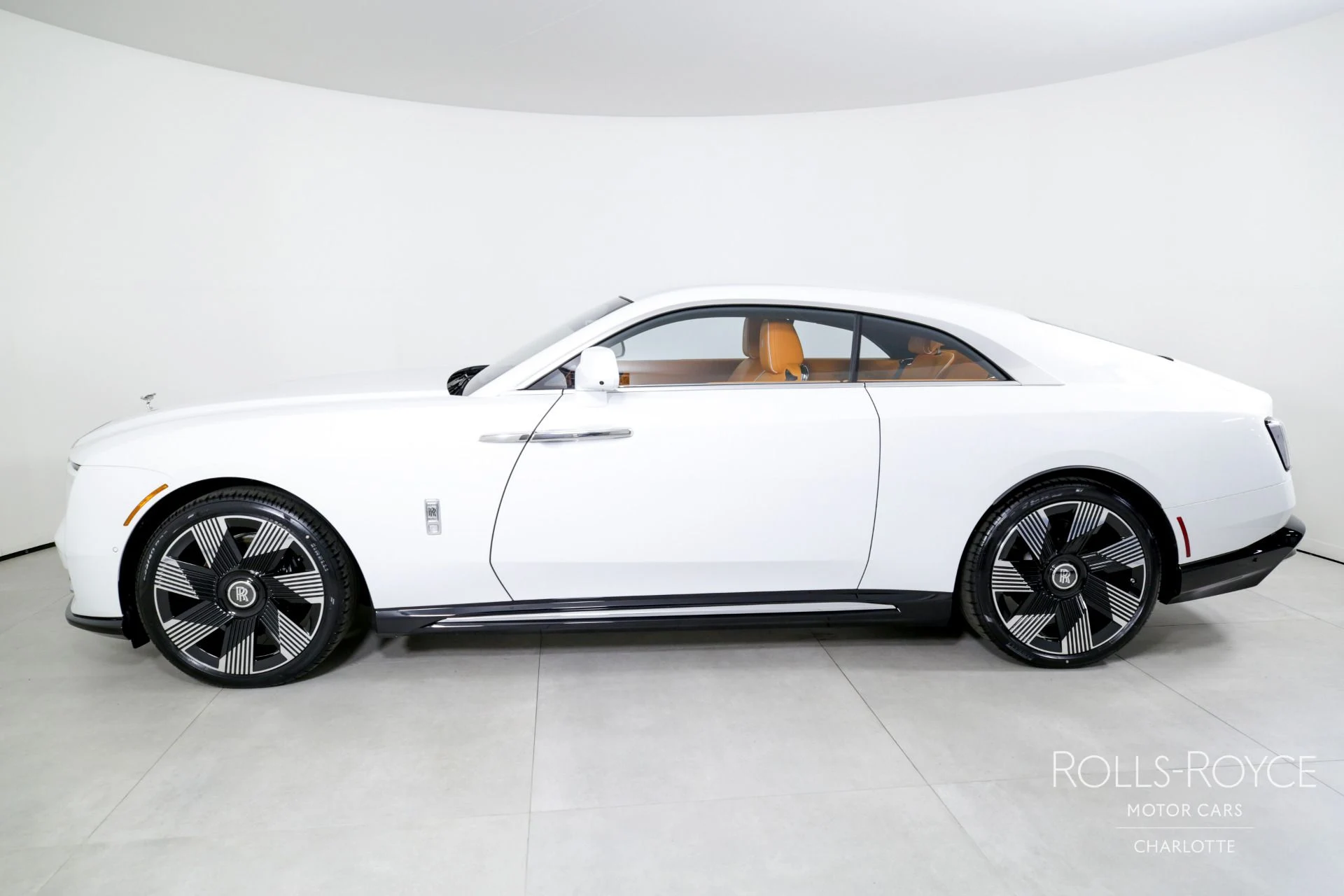 mph002_1466019574_Used_2024_Rolls_Royce_Spectre_1710280015_0c01528411