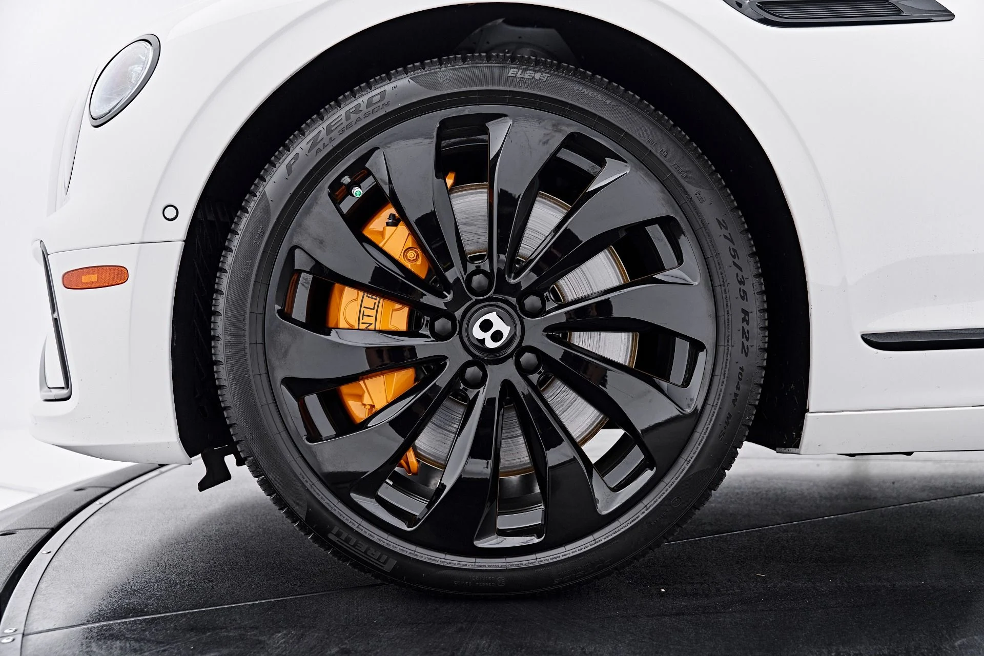 mph002_1468330693_Used_2025_Bentley_Flying_Spur_Black_Edition_1790368021_abaaa52f87