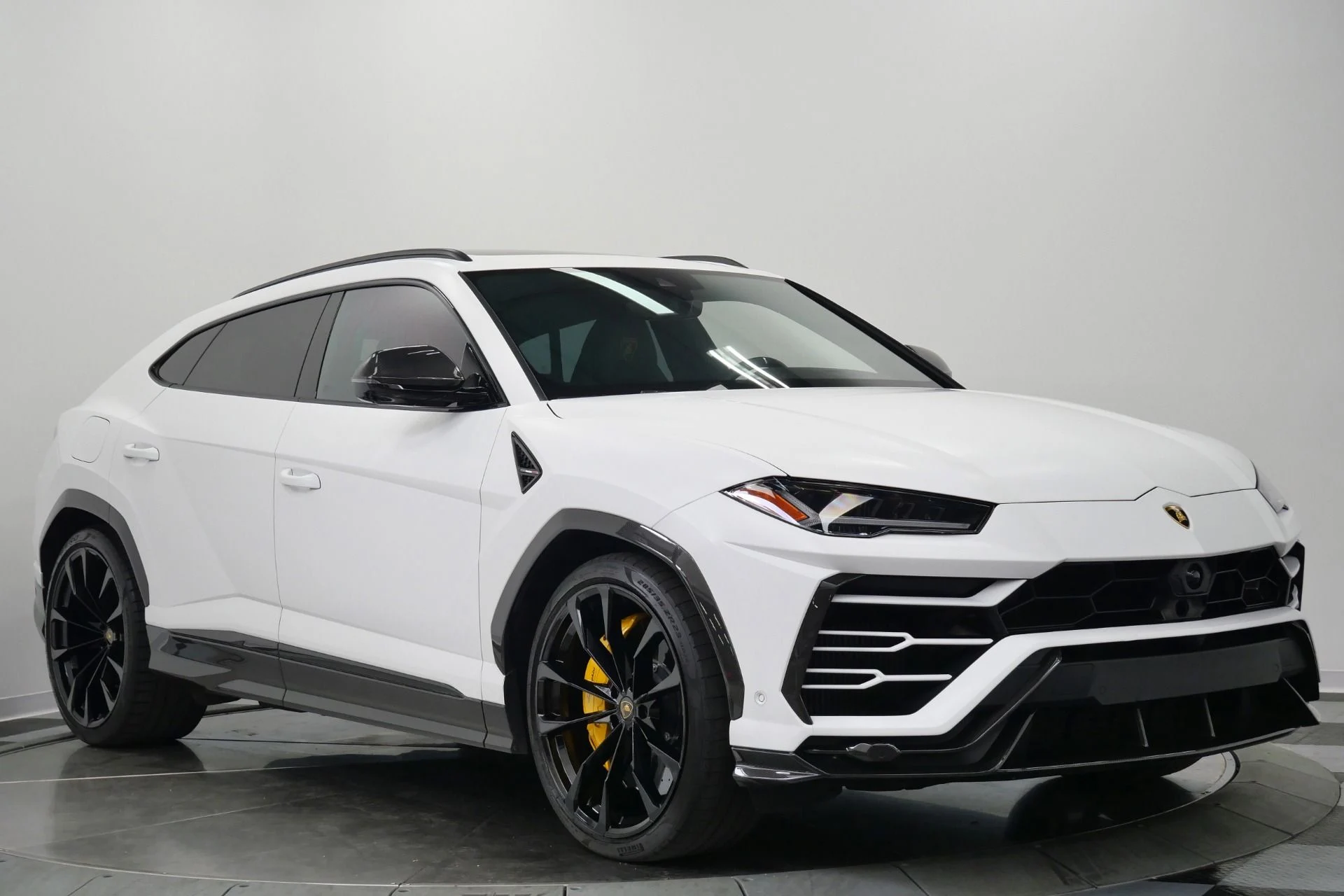mph002_1468532481_Used_2021_Lamborghini_Urus_Carbon_Fiber_Packs_Inside_and_Out_23_Inch_Wheels_1775930480_714c6ad230