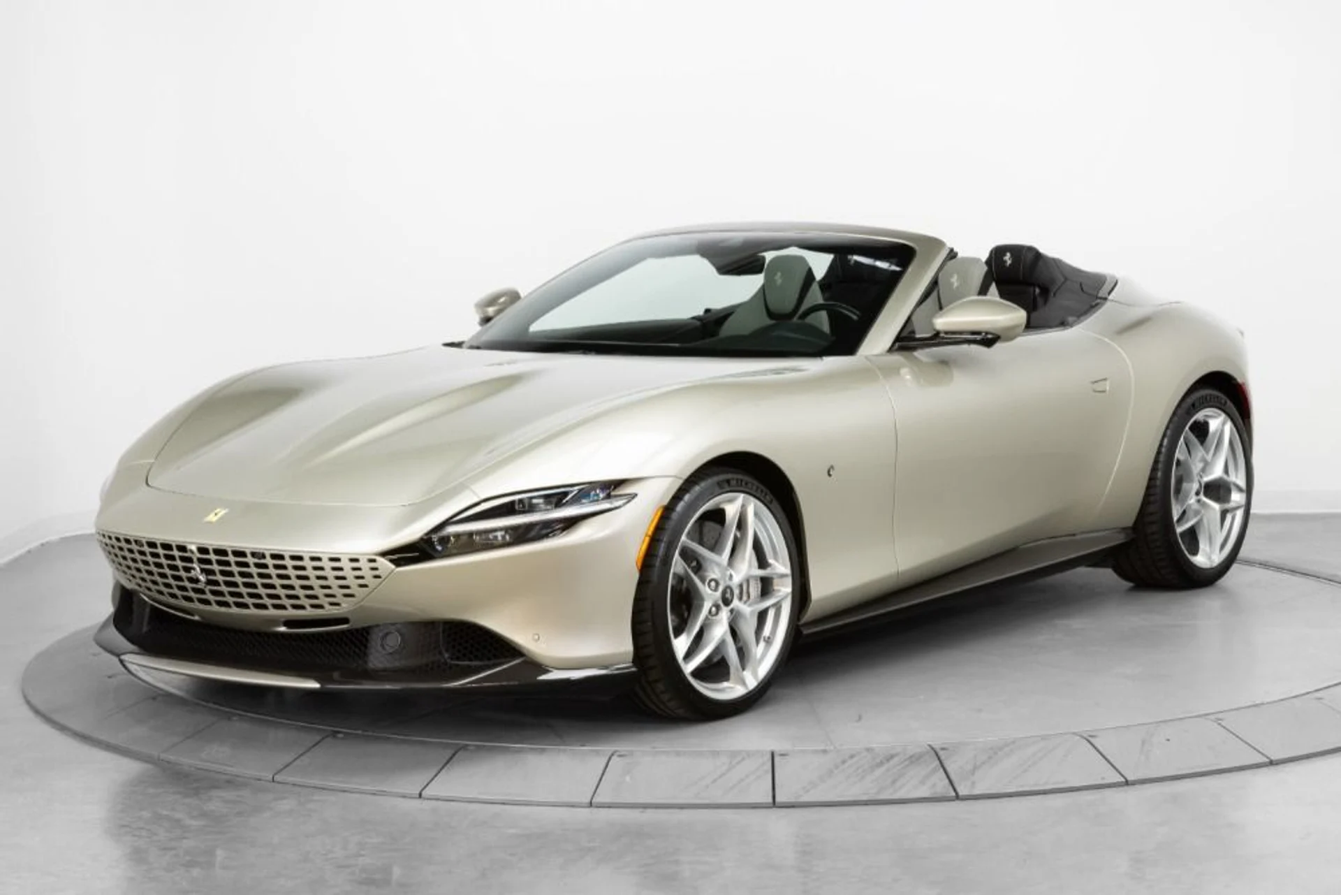 mph002_1475140308_Used_2024_Ferrari_Roma_Spider_c7f2e08348