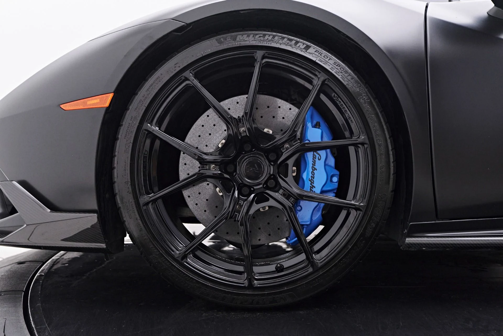 mph002_1479269953_Used_2021_Lamborghini_Huracan_EVO_Base_1758314606_ea1fc396f9