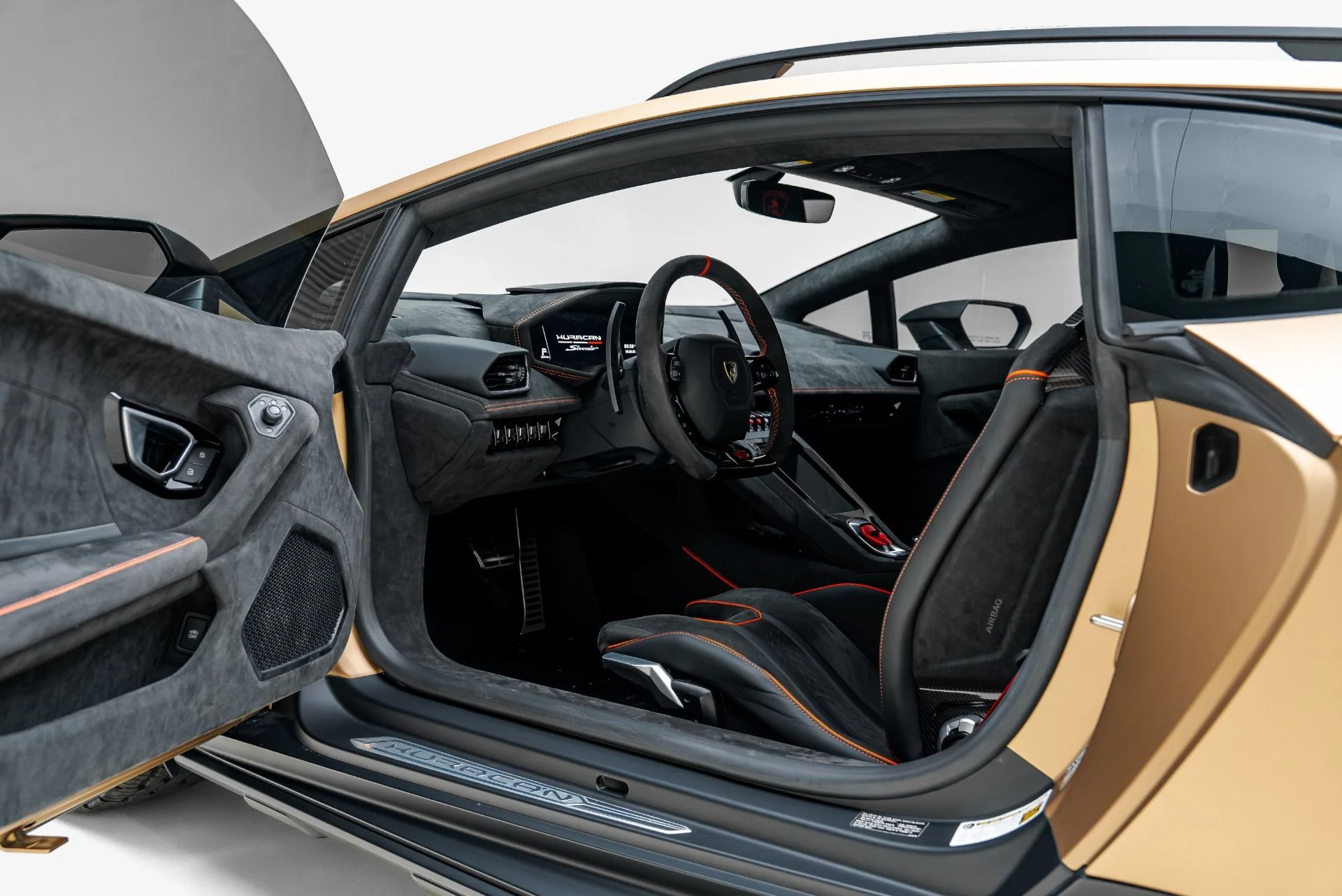 mph002_1484795914_Used_2024_Lamborghini_Huracan_Sterrato_1786041479_84ee9a0c5e