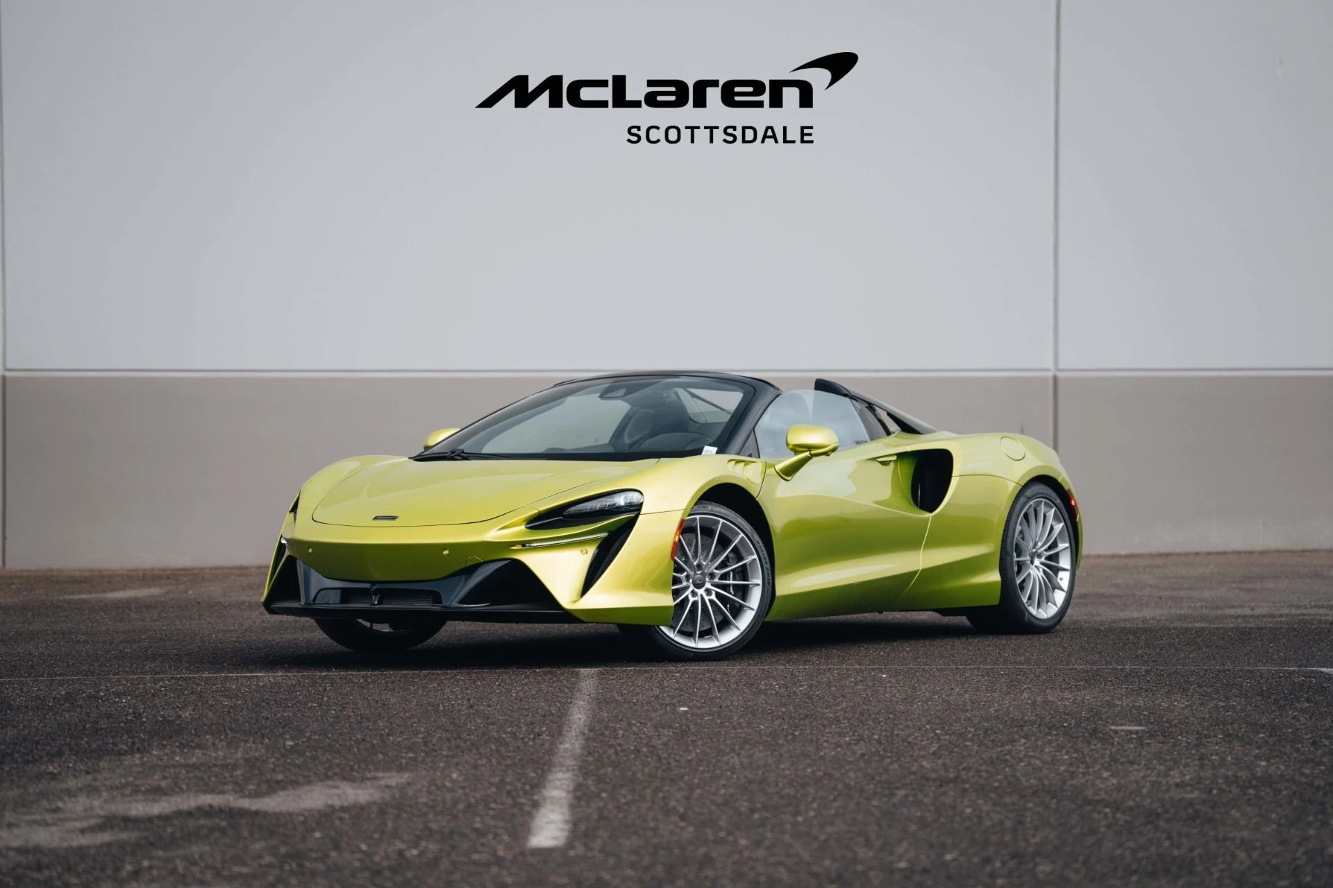 mph002_1487914044_Used_2025_MCLAREN_ARTURA_1738446546_043b6e8415