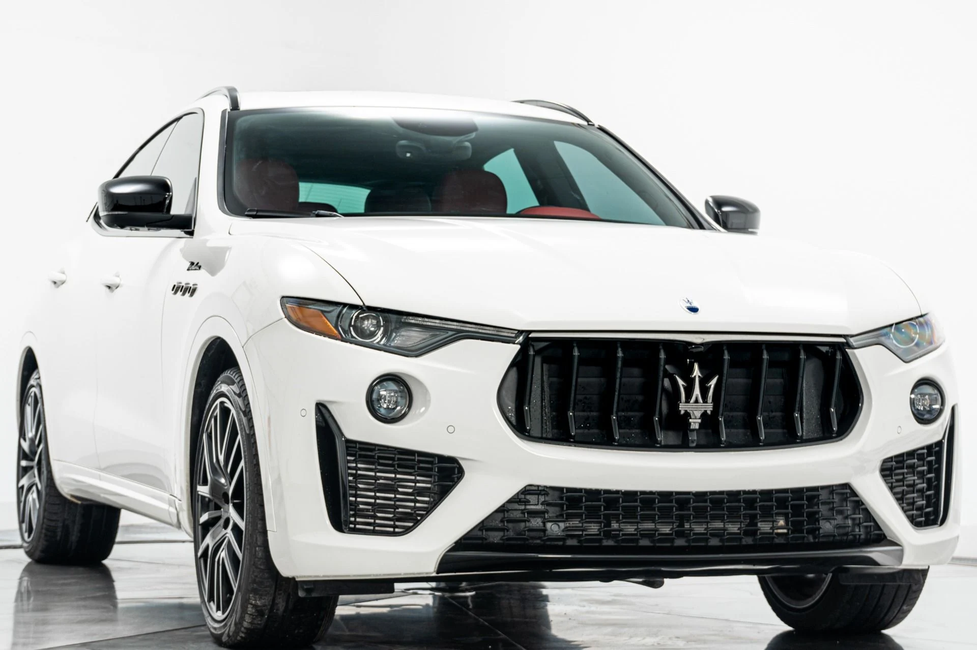 mph002_1490379819_Used_2022_Maserati_Levante_Modena_Nerissimo_Package_Comfort_and_Convenience_Package_1773694217_9d1de4c251