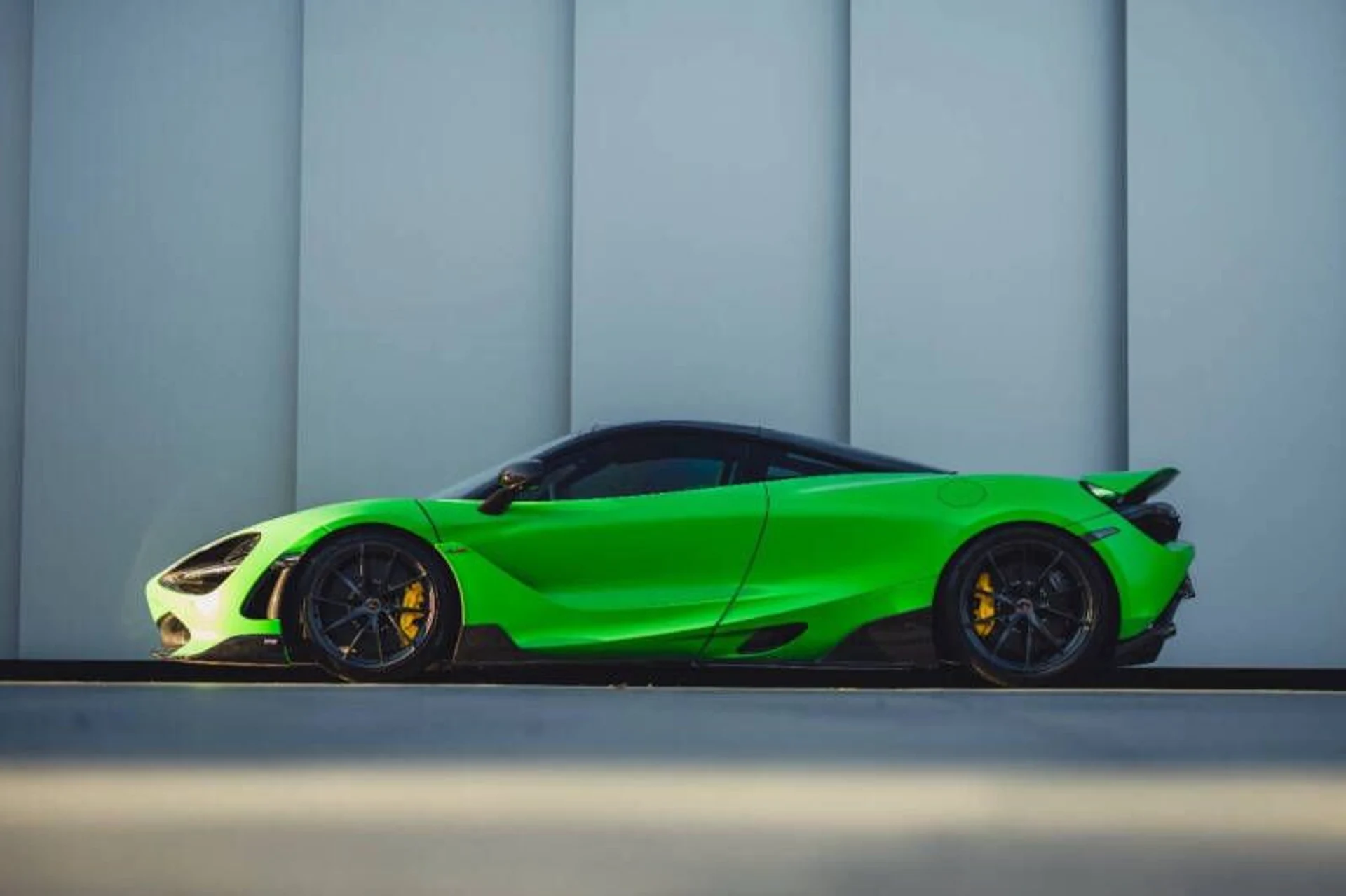 mph002_1490841689_2018_mclaren_720s_performance_2dr_coupe_351852061e