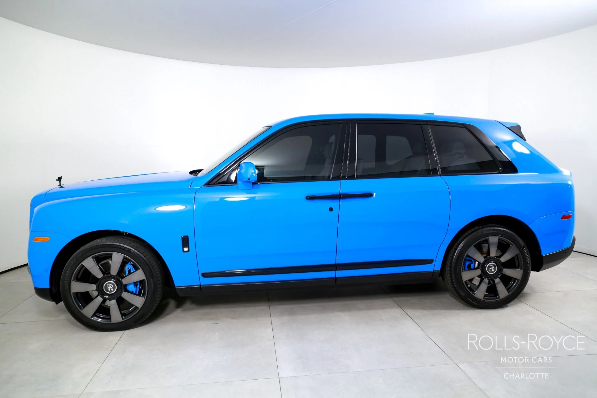 mph002_1504842081_Used_2023_Rolls_Royce_Cullinan_1771369577_2480ad69b9
