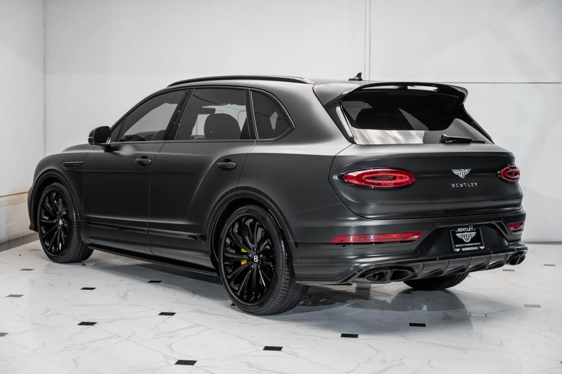 mph002_1510819554_Used_2024_Bentley_Bentayga_Azure_V8_1758720540_3f9ca9cee5