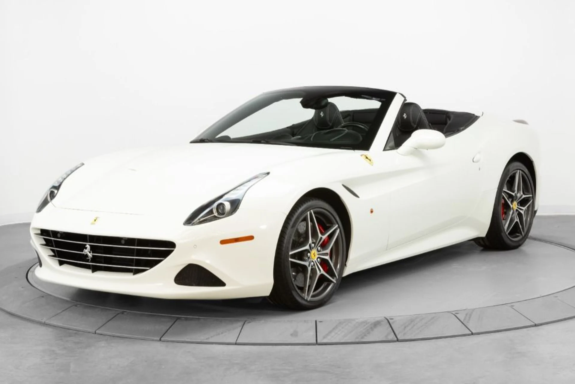 mph002_1511258681_Used_2016_Ferrari_California_T_e1c2cf2115
