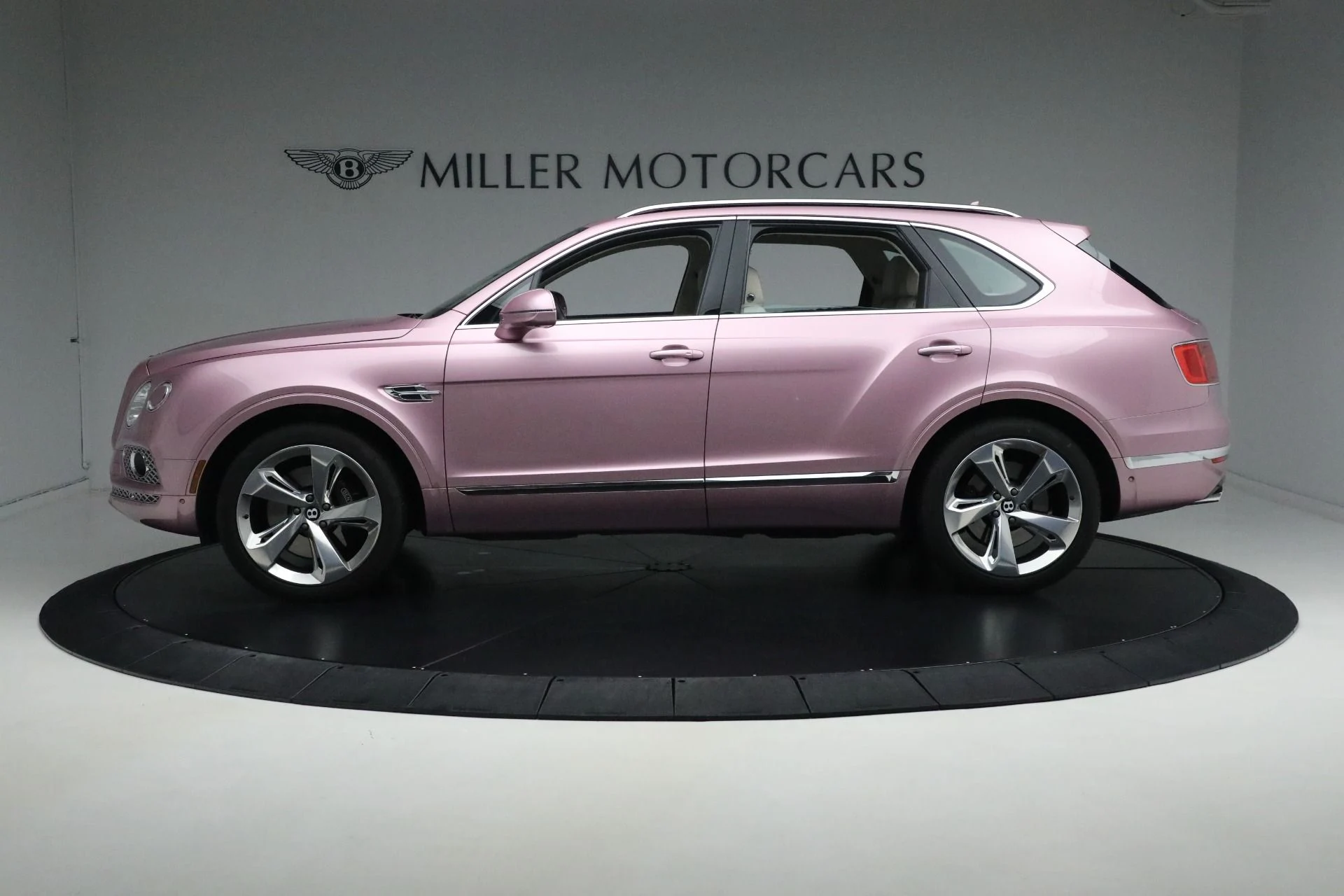 mph002_1512230933_Used_2019_Bentley_Bentayga_V8_1721831801_2d7c23b3c9