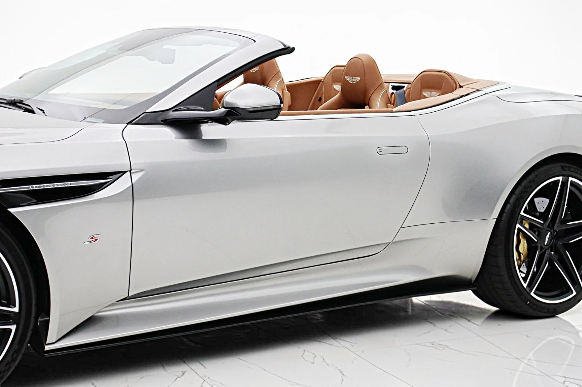 mph002_1512872964_New_2026_Aston_Martin_DB_12_S_Volante_463e21d948