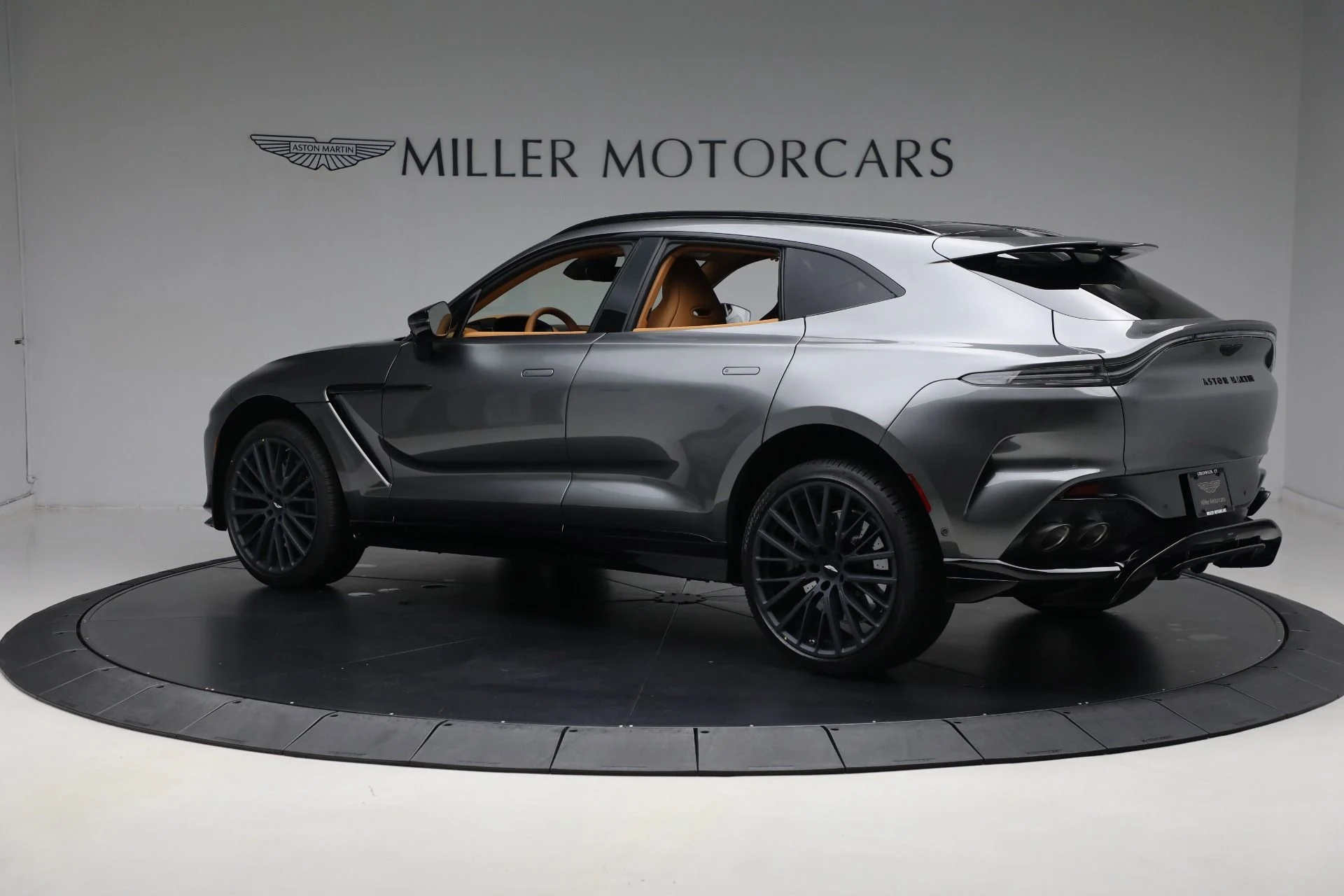 mph002_1520872273_New_2025_Aston_Martin_DBX_707_707_d773b32dff