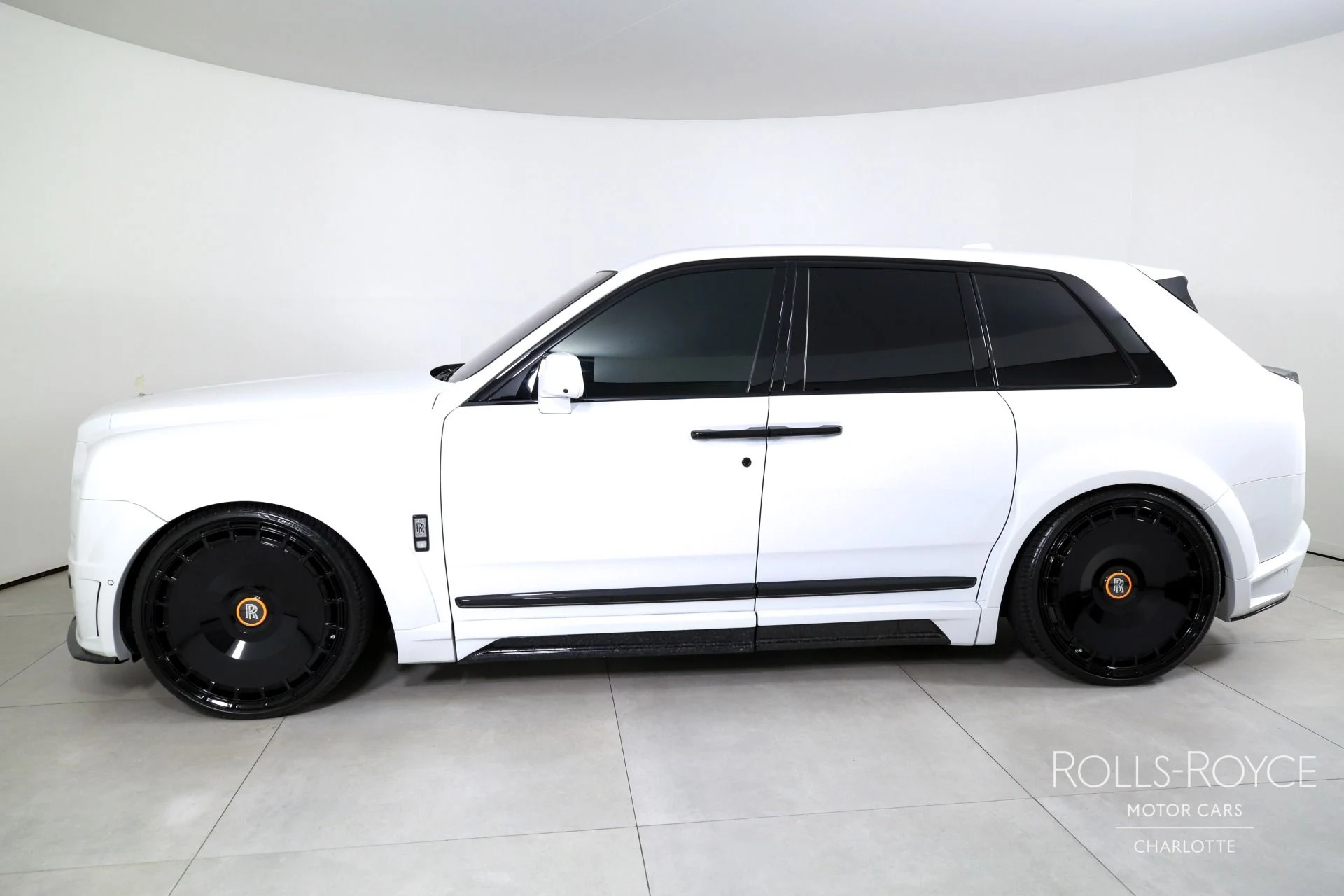 mph002_1525960559_Used_2025_Rolls_Royce_Cullinan_1786636394_b159b1d7da