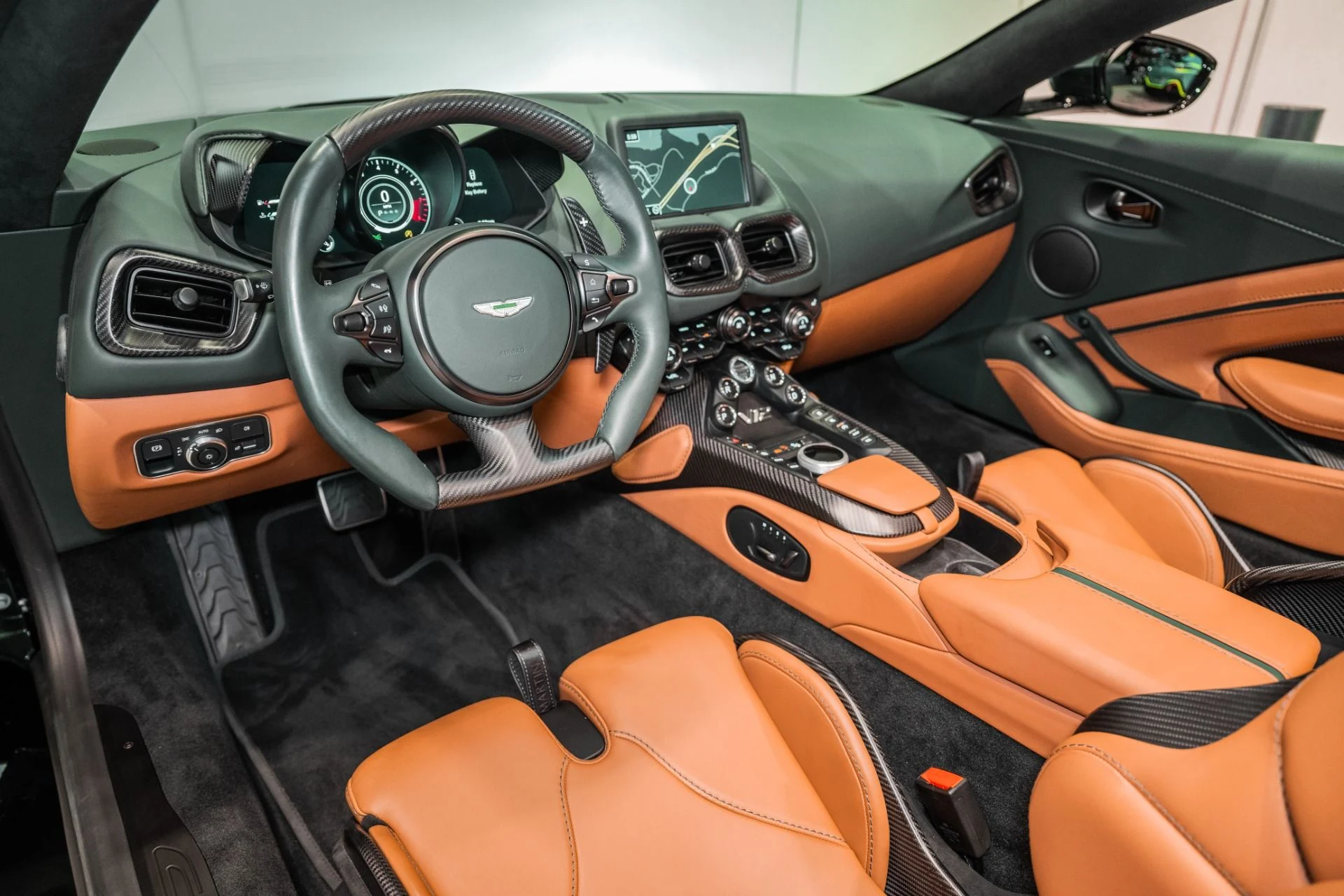 mph002_1527490126_Used_2023_Aston_Martin_Vantage_V12_1787760014_ef8ac00e5a