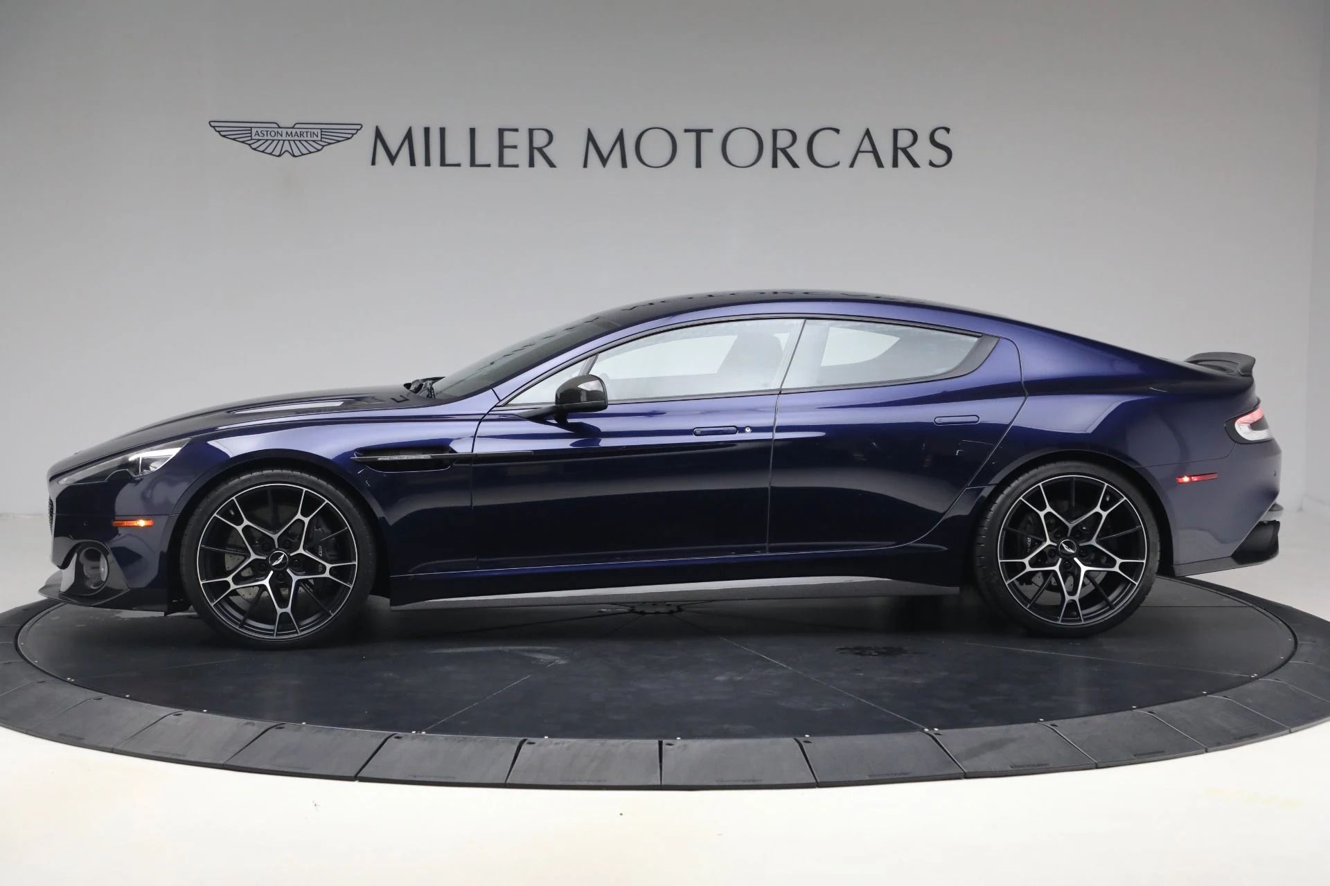 mph002_1537420422_Used_2019_Aston_Martin_Rapide_AMR_1792868062_f5eca5a707