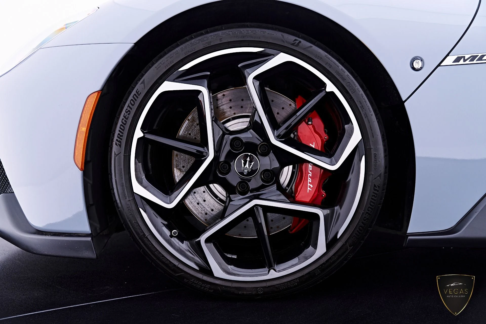 mph002_1543054444_Used_2023_Maserati_MC_20_1782764022_7d60d32d77