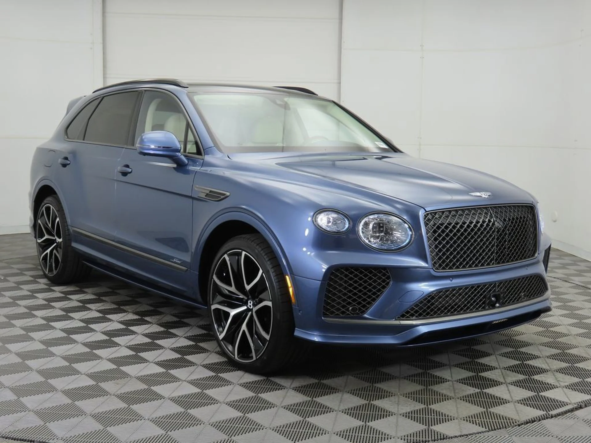 mph002_154369328_new_2026_bentley_bentayga_8119_22957668_3_1024_f4a78f54a9