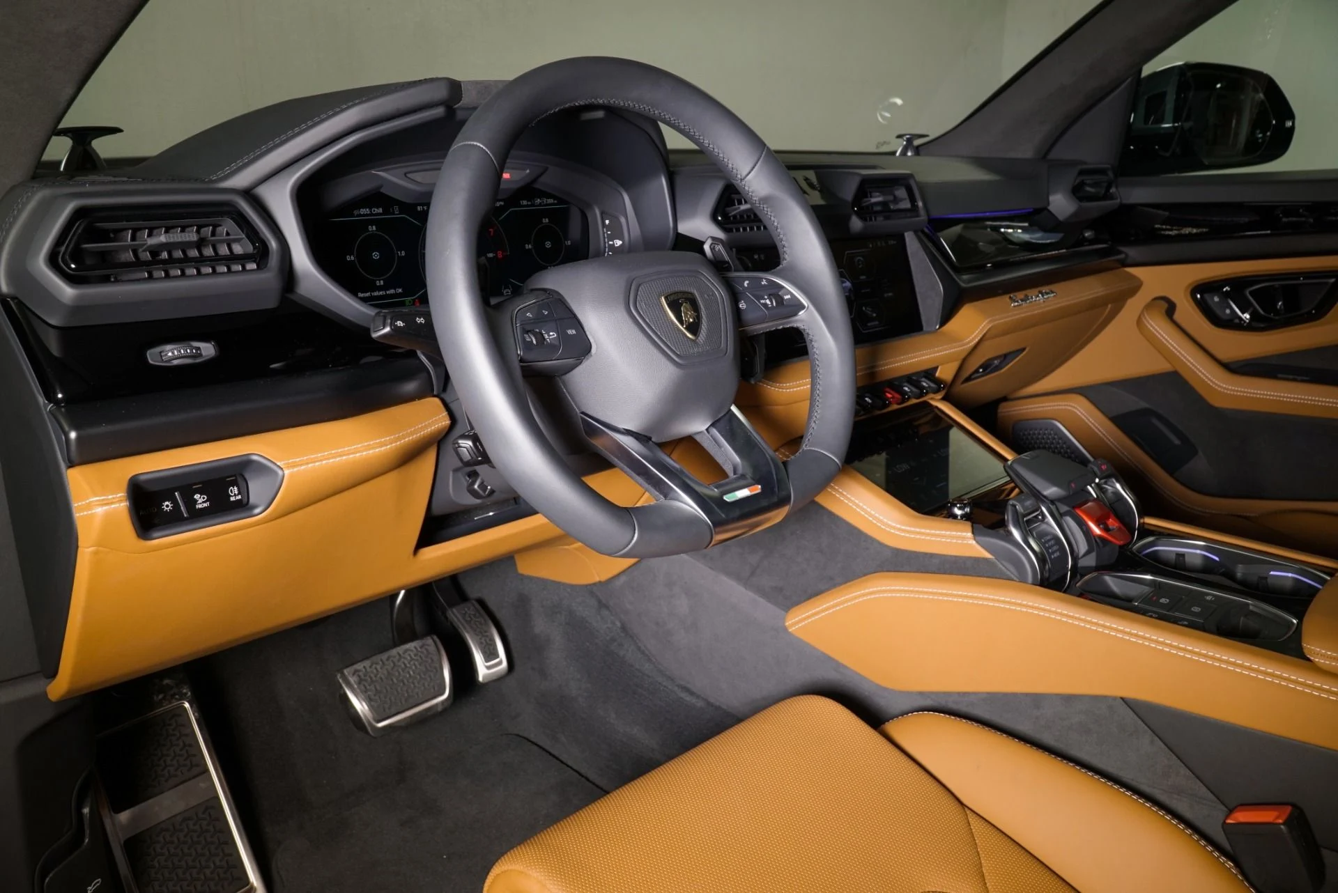 mph002_1545014348_New_2025_Lamborghini_Urus_SE_1760113622_d26c15a77f