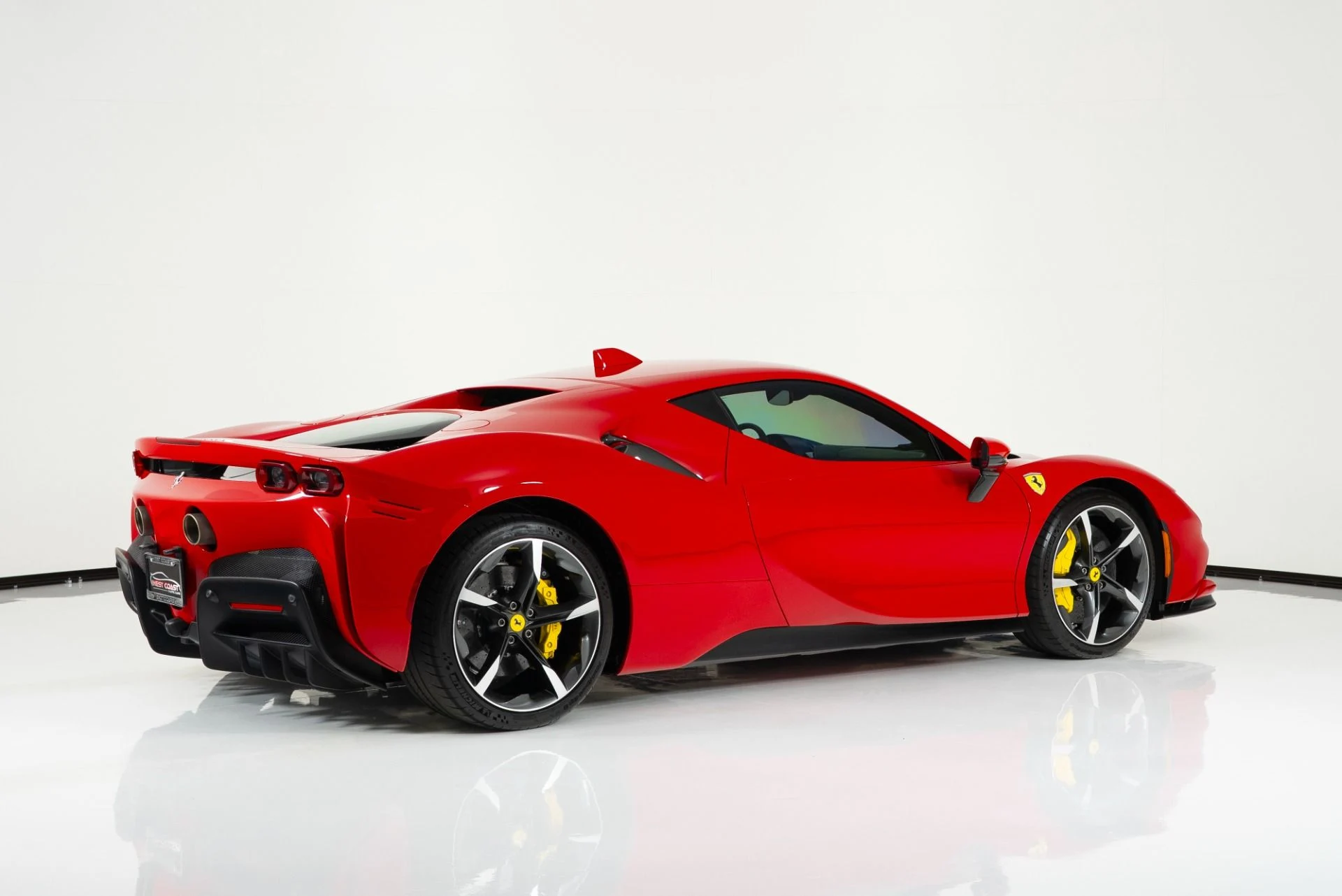 mph002_1551329091_Used_2023_Ferrari_SF_90_Stradale_1755717820_05a9c9b5b3