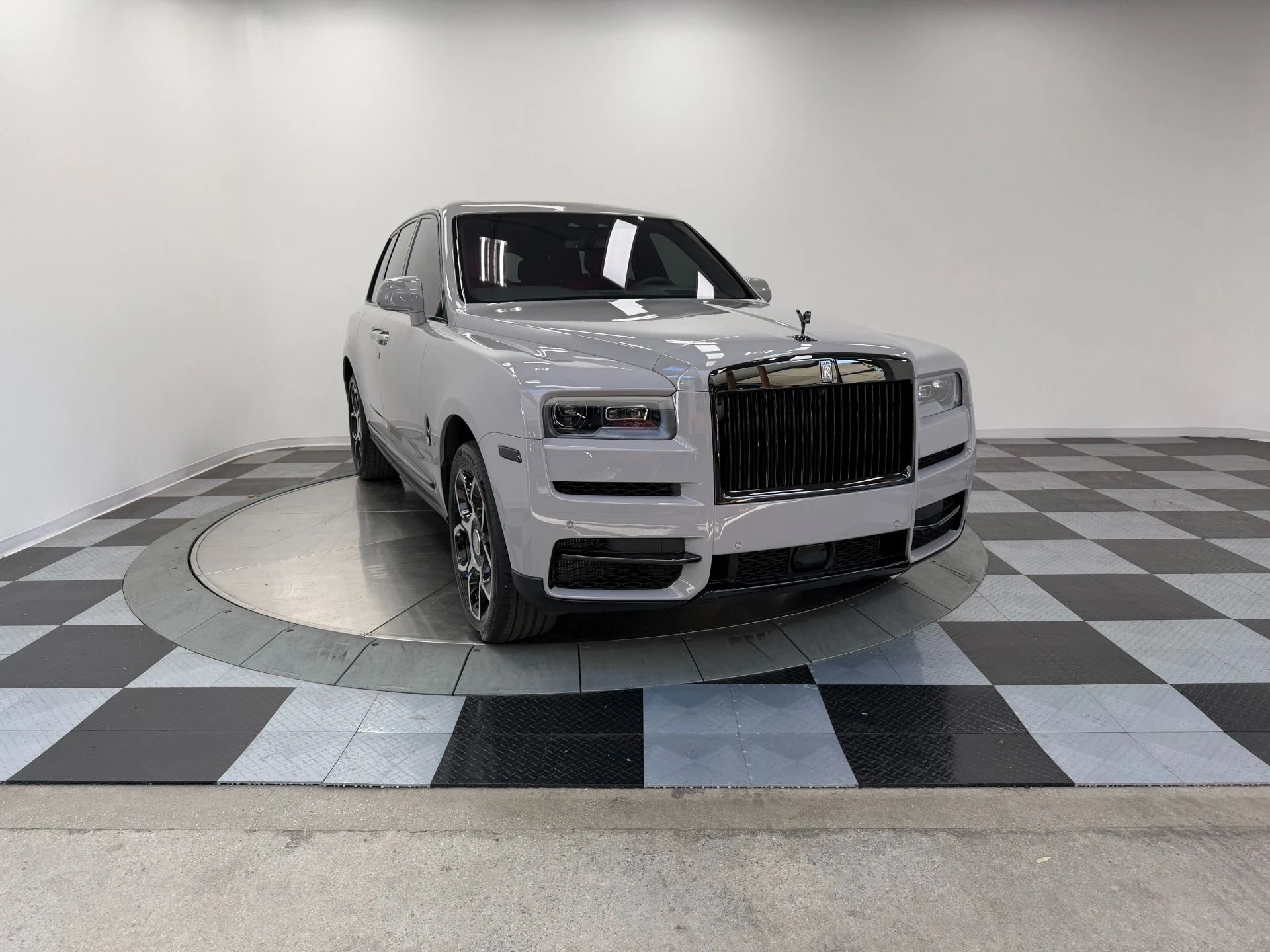 mph002_1556729225_Used_2024_Rolls_Royce_Cullinan_Black_Badge_Immersive_Rear_Seating_Rear_Theatre_Configuration_1782147217_55d57e2d28