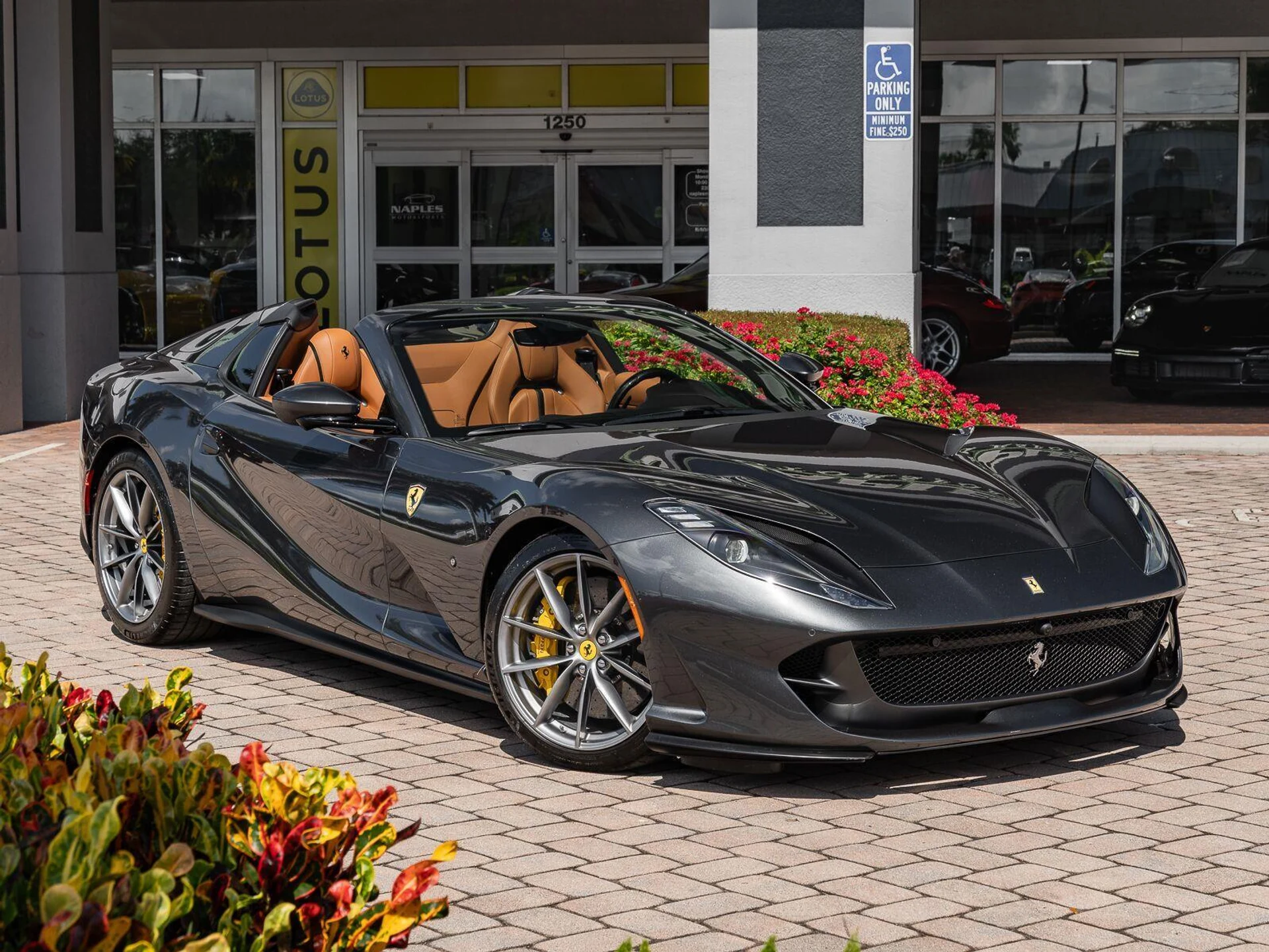mph002_1559374366_Used_2022_Ferrari_812_GTS_Convertible_1784905653_bbab764ffc
