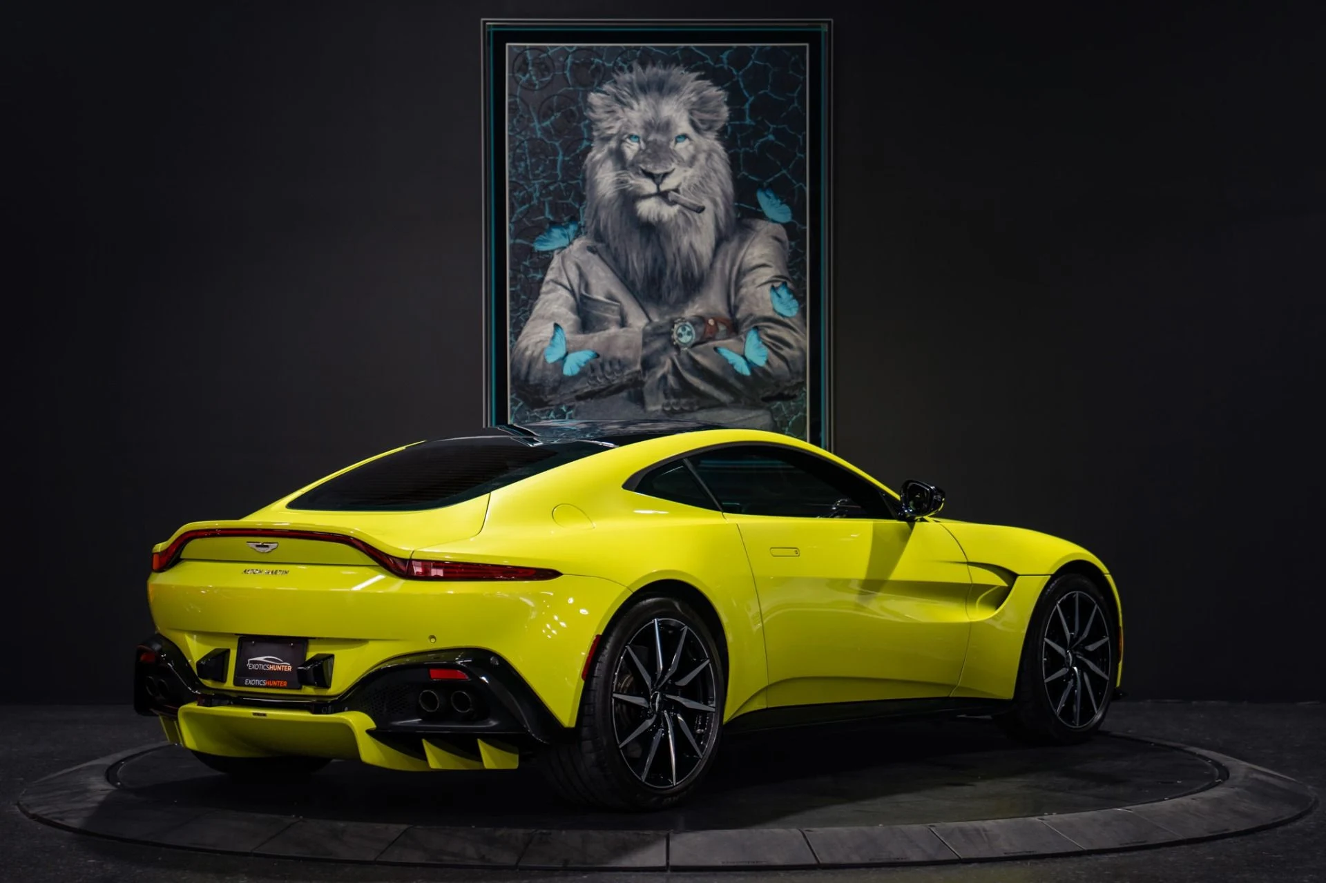 mph002_1562975690_Used_2019_Aston_Martin_Vantage_Paint_Matched_Interior_Trim_1785943447_4a1ae937c2