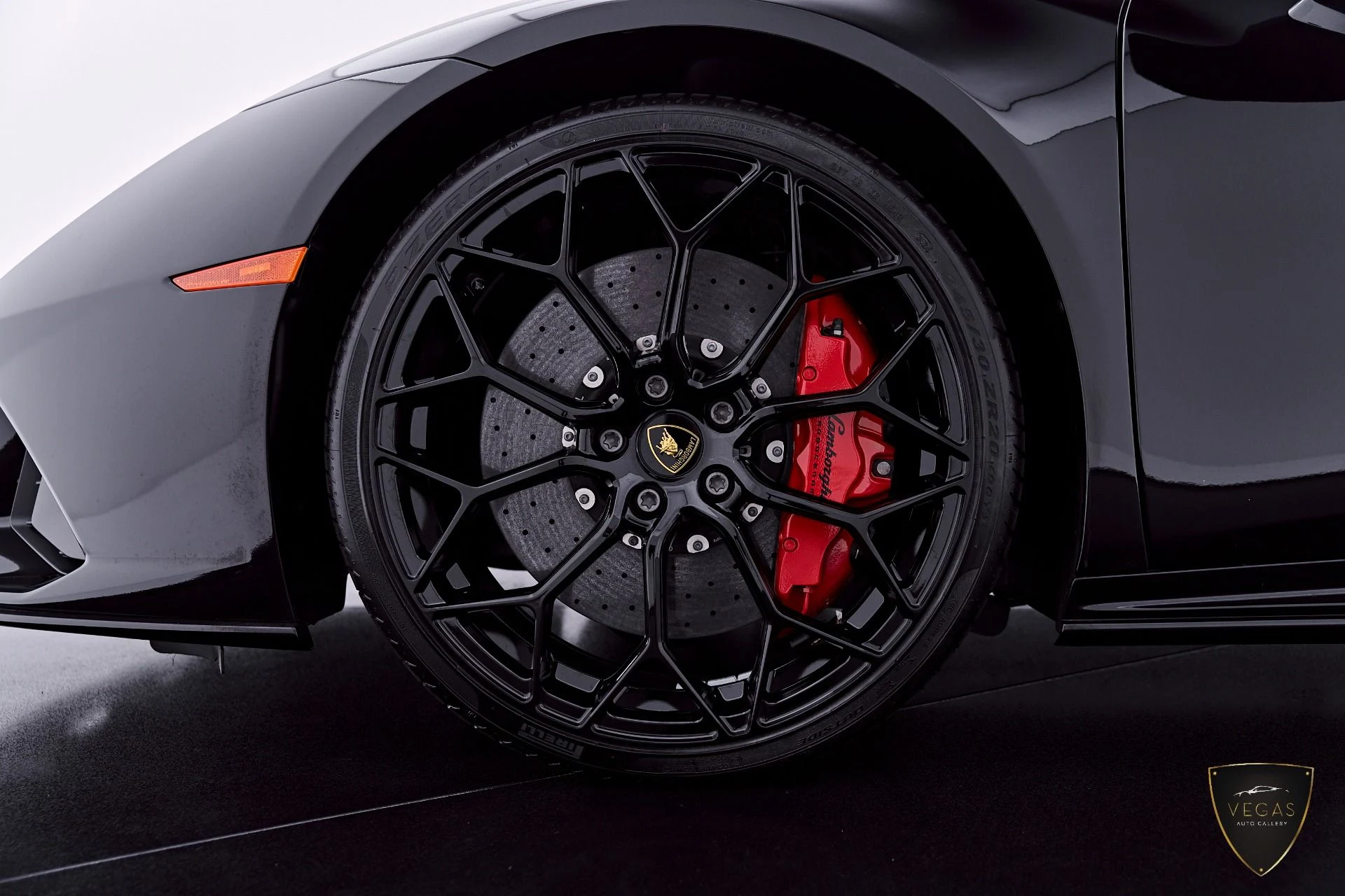 mph002_1565682464_Used_2024_Lamborghini_Huracan_EVO_Base_1783505054_bd86530353