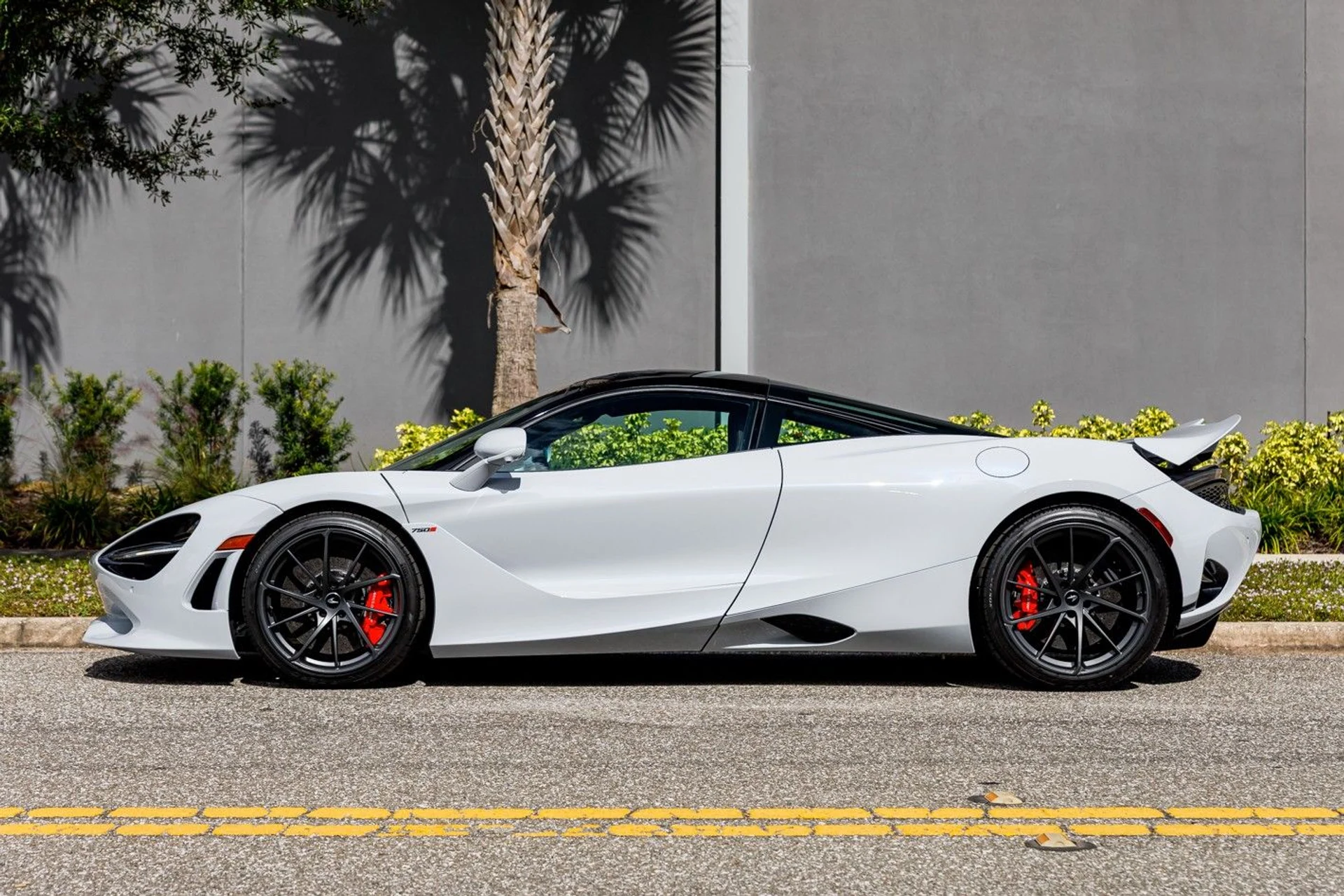 mph002_158667172_616_p3_l_e1d2aa5221