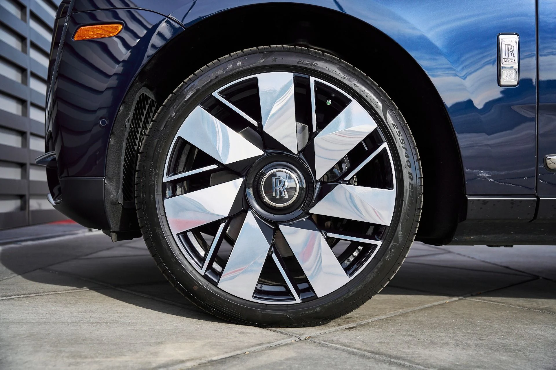 mph002_1598246423_Used_2022_Rolls_Royce_Cullinan_1767746329_4ac4c604b8