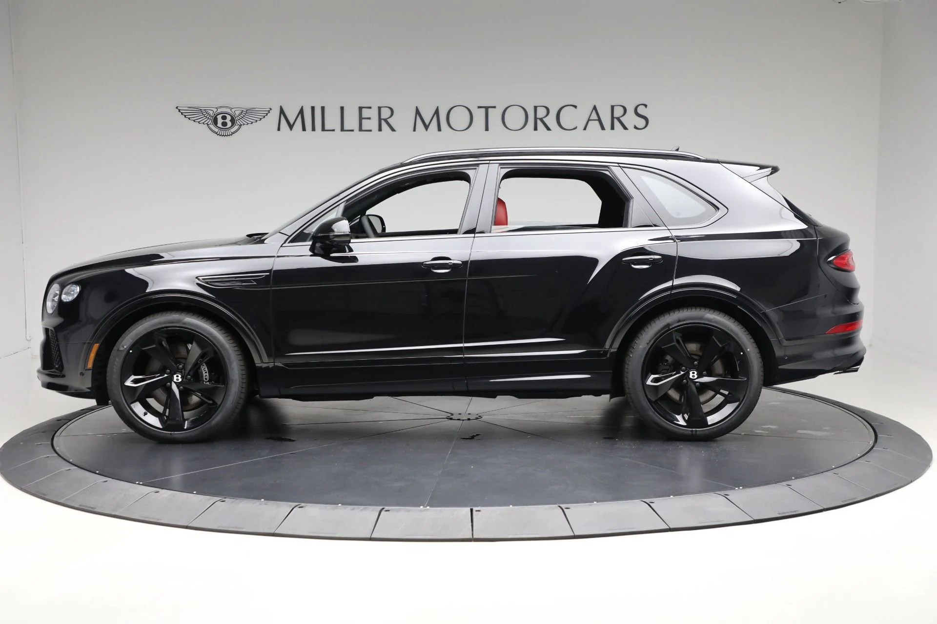 mph002_1609064597_New_2025_Bentley_Bentayga_V8_a0bdc50627
