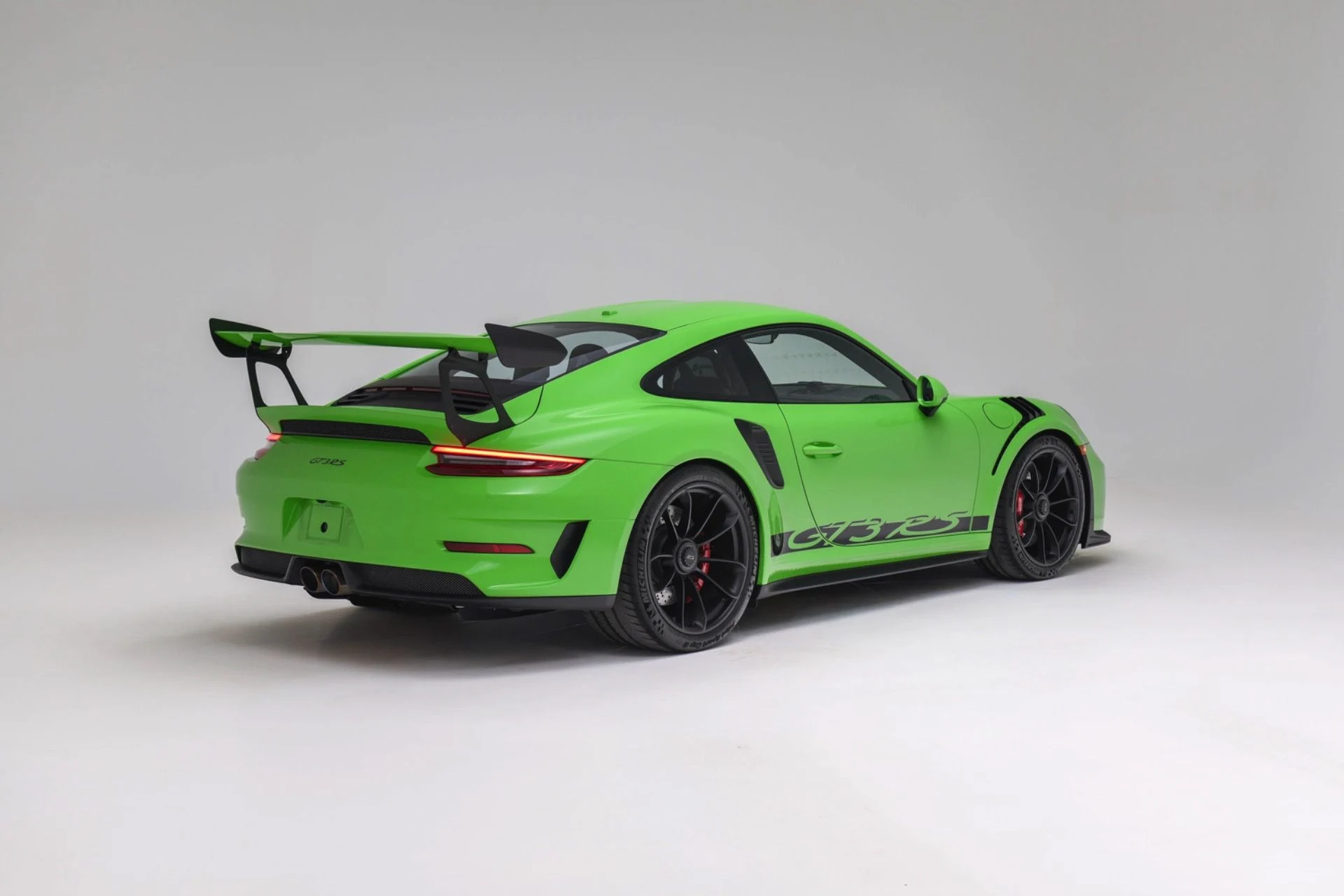 mph002_1609692303_Used_2019_Porsche_911_GT_3_RS_1774471160_e6221323d3