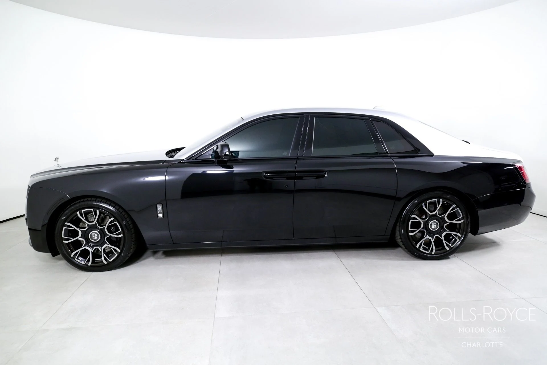 mph002_1616726697_Used_2022_Rolls_Royce_Black_Badge_Ghost_1713469373_985f20b22c