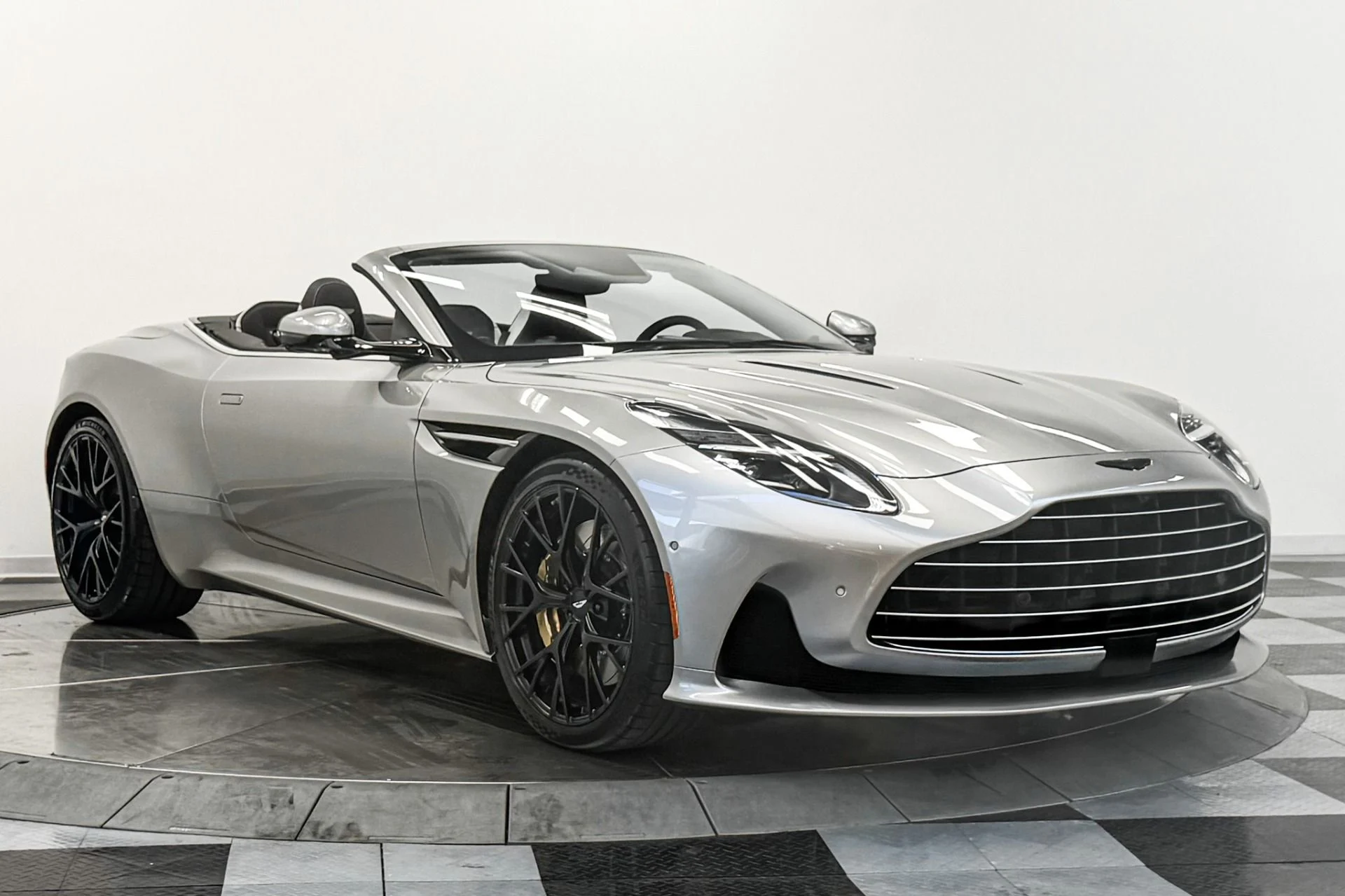 mph002_1627145747_Used_2025_Aston_Martin_DB_12_Volante_Duotone_interior_Bowers_and_Wilkins_Audio_Nearly_New_1789749797_6bbdf9b463