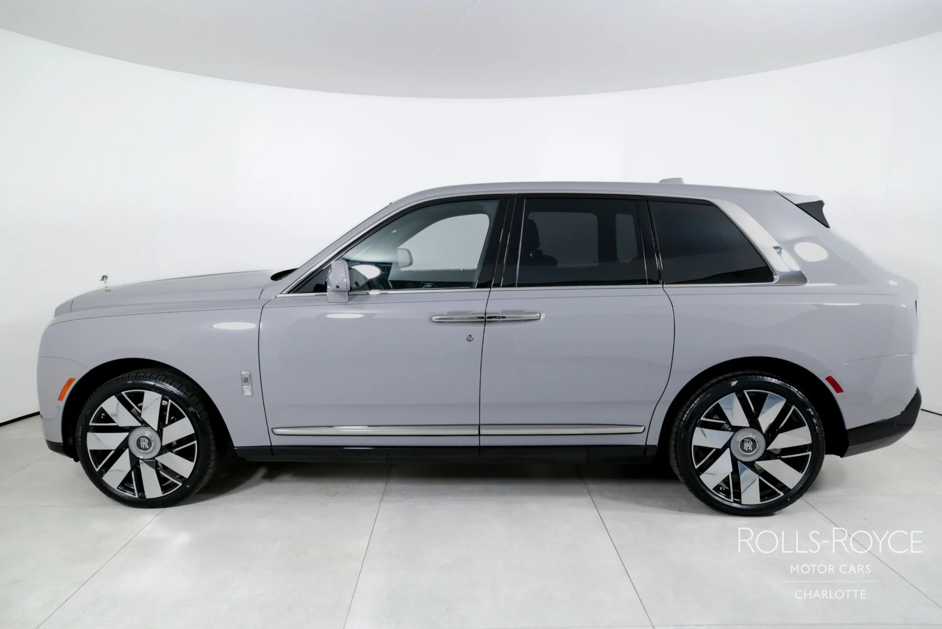 mph002_1635162956_Used_2025_Rolls_Royce_Cullinan_1734039433_76f319ef2b
