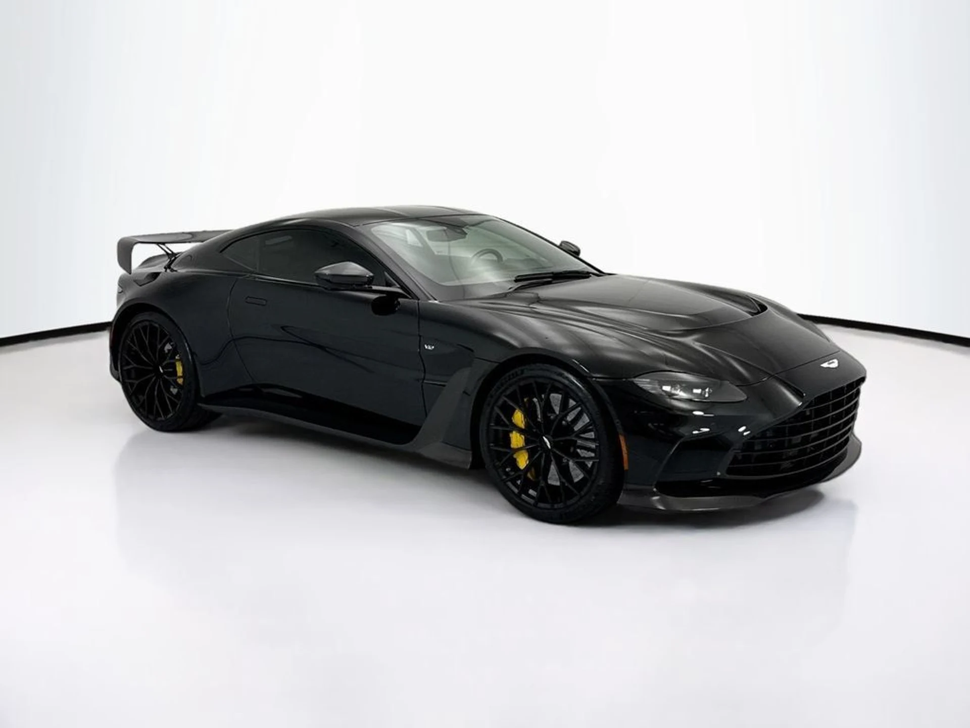 mph002_1637372092_used_2023_aston_martin_vantage_v12coupe_8119_23004338_3_1024_799e4500b5