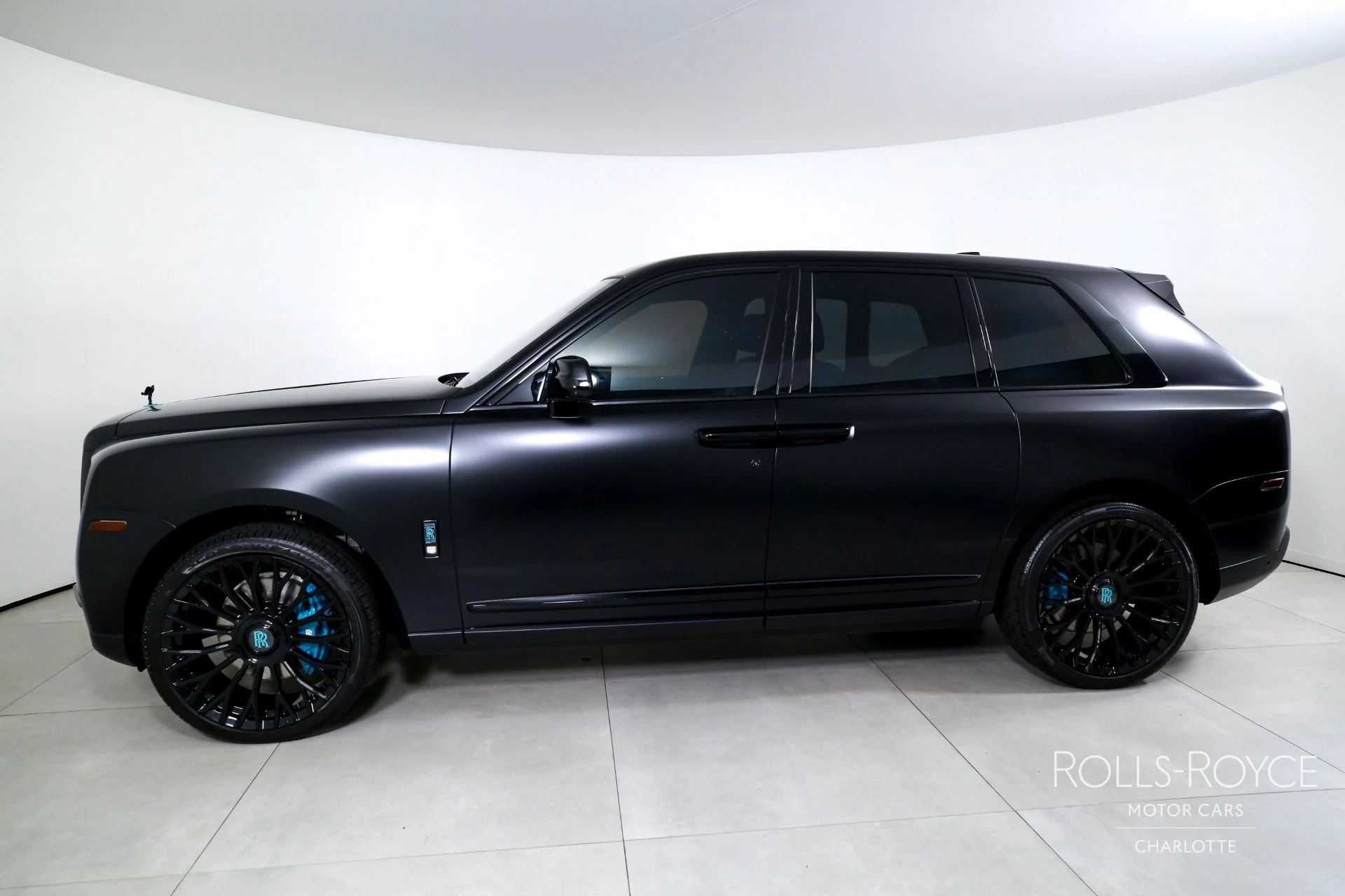 mph002_1638597946_Used_2024_Rolls_Royce_Cullinan_1789421269_2c622f6f90
