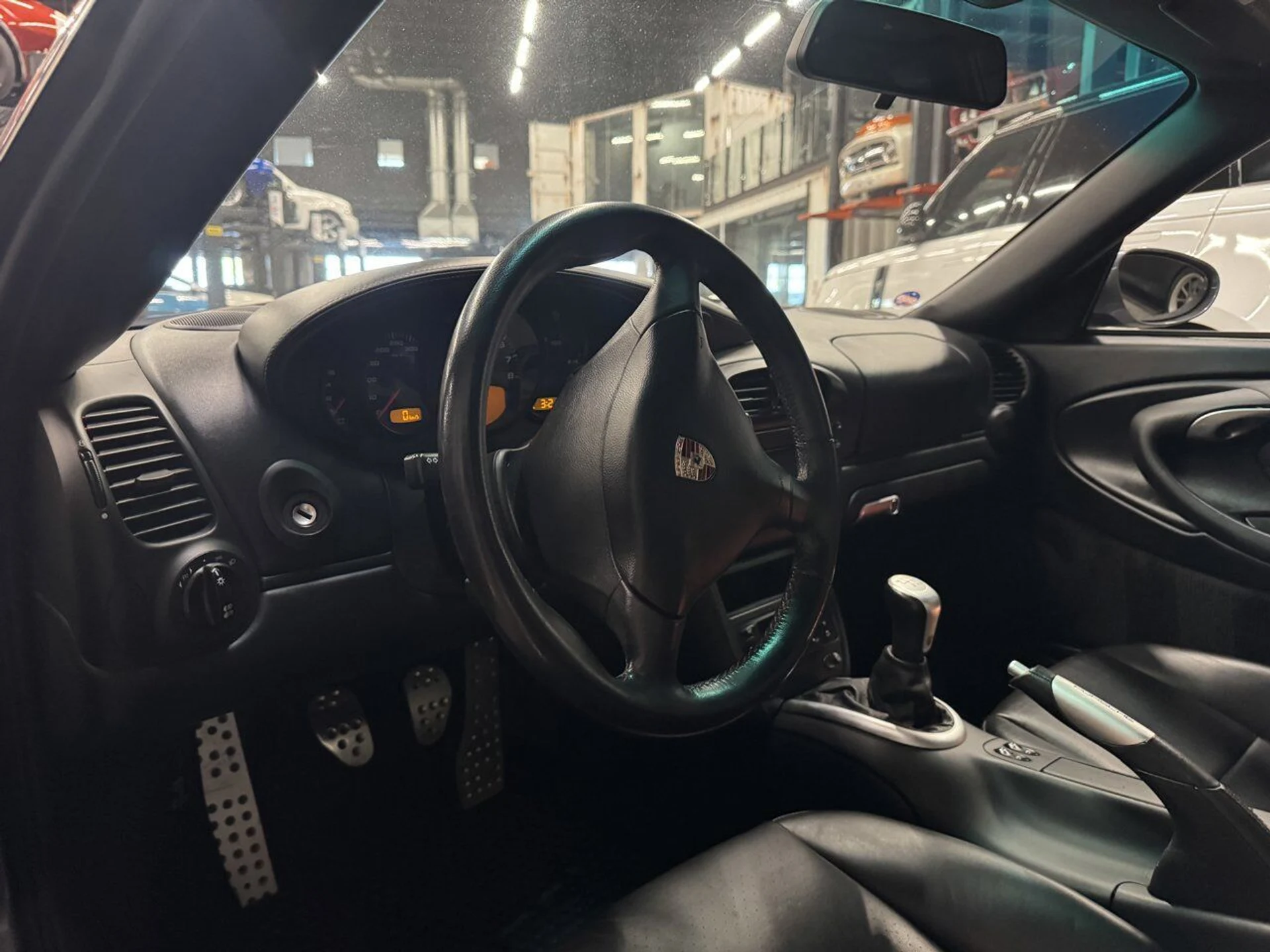 mph002_1648980333_porsche_911_carrera_2002_22372e1475