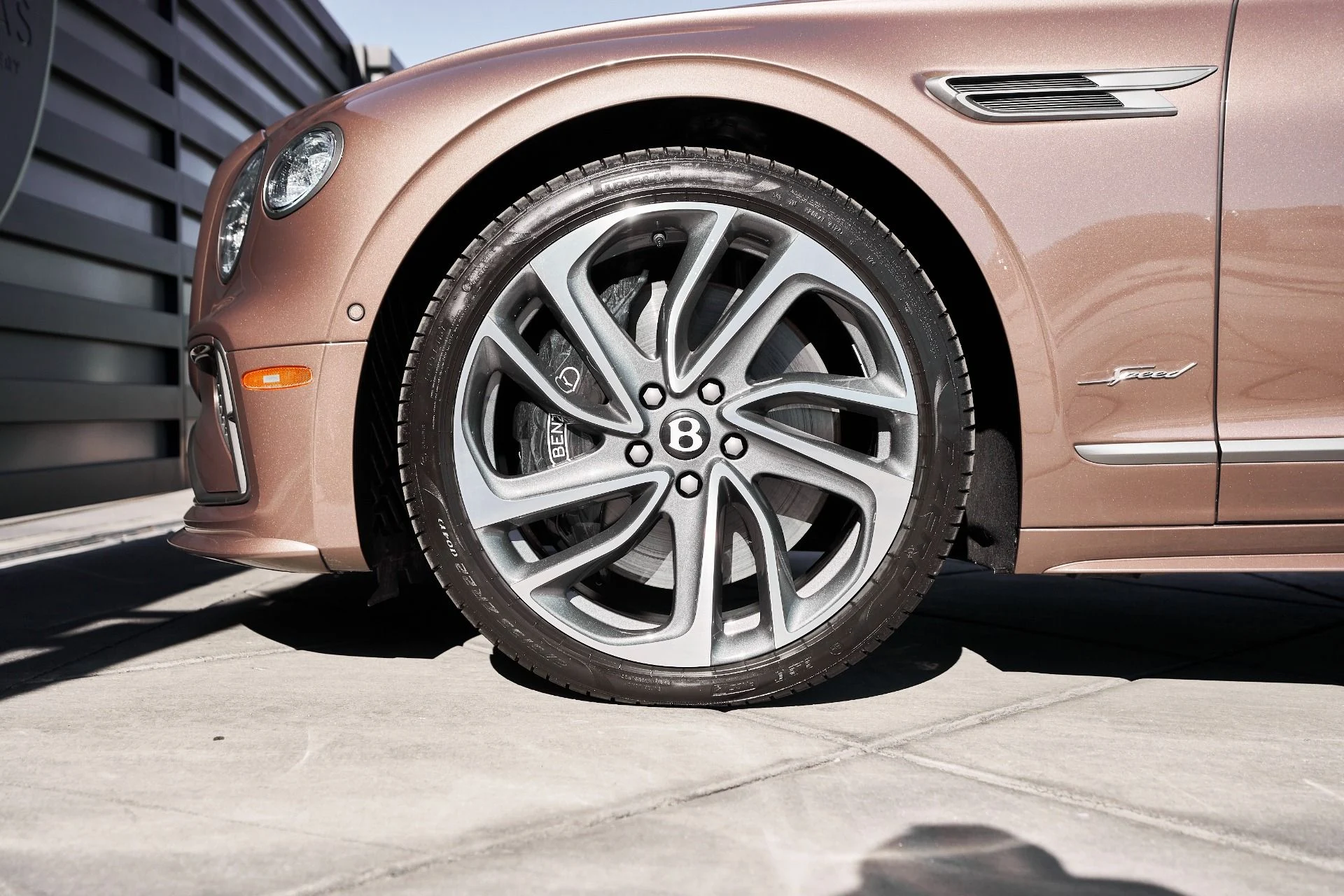 mph002_1651546777_Used_2025_Bentley_Flying_Spur_Speed_1762569160_ed132e565f