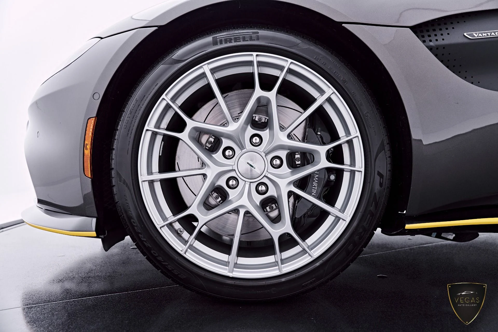 mph002_1660543507_Used_2021_Aston_Martin_Vantage_Base_1785177185_923dbdd024