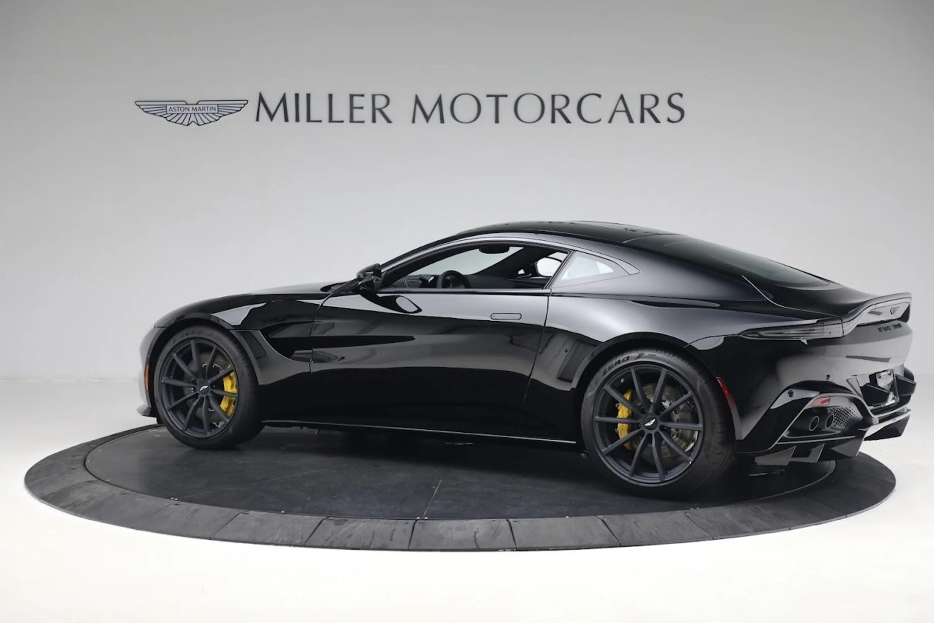 mph002_166078726_Used_2023_Aston_Martin_Vantage_V8_cd09ca7cf7