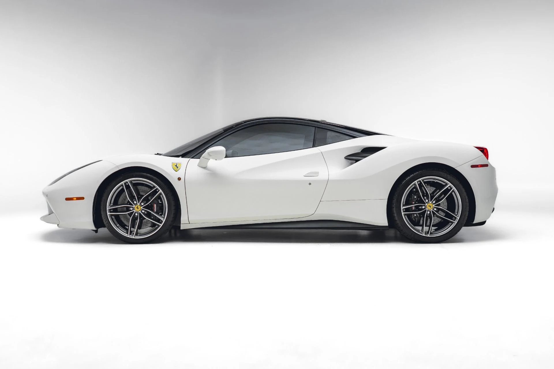 mph002_1667761269_Used_2018_Ferrari_488_GTB_1781823440_3ecc61789a