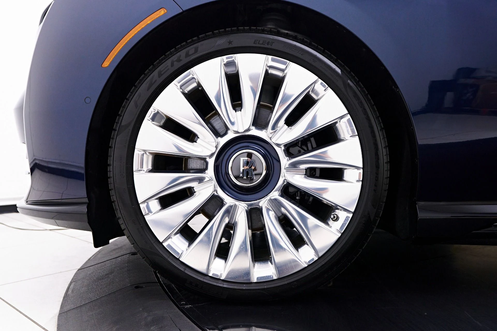 mph002_166834808_Used_2024_Rolls_Royce_Spectre_1754099622_74454f3292