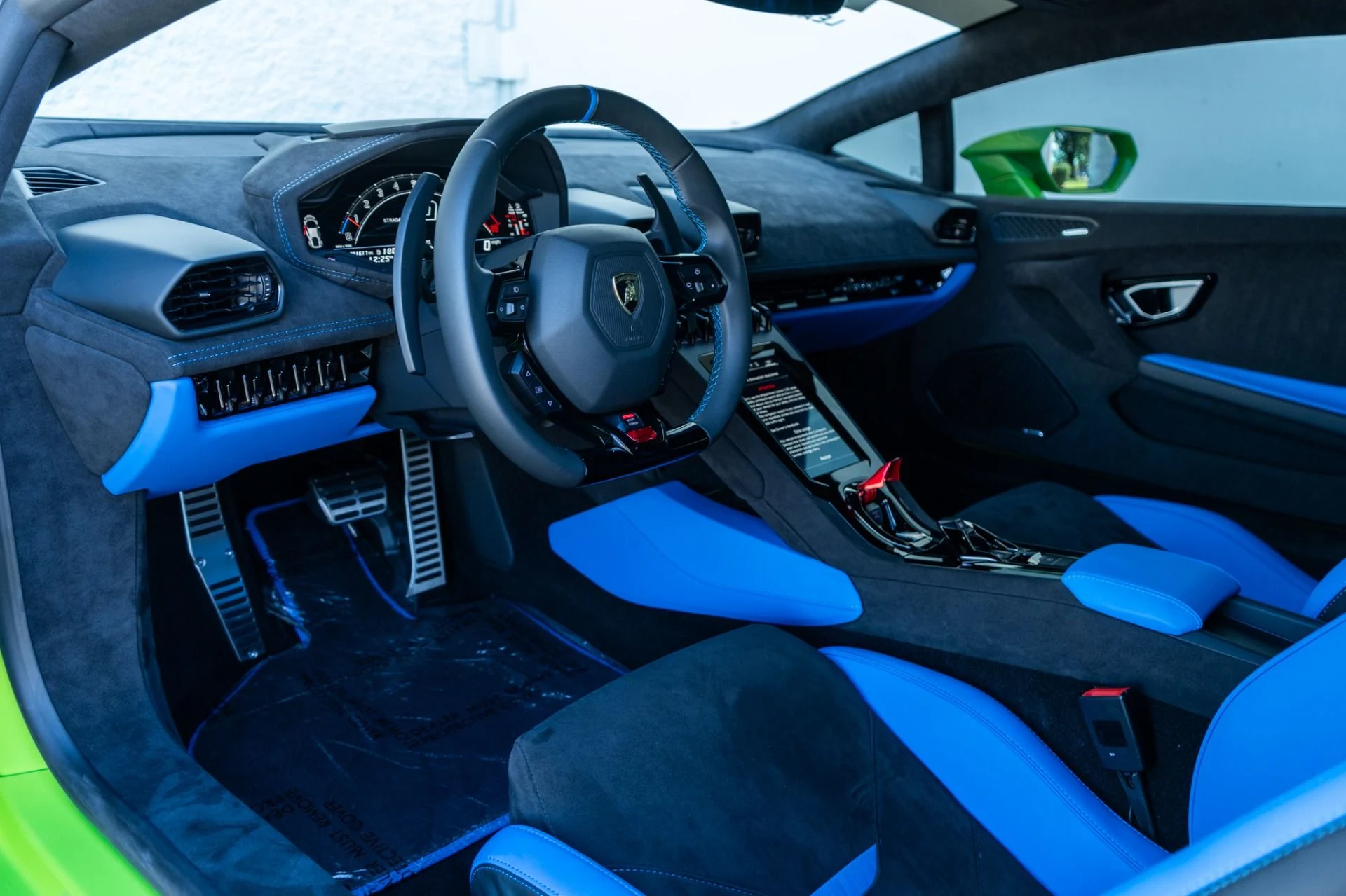 mph002_1668750694_Used_2024_Lamborghini_Huracan_Tecnica_1764704273_c87460cb5b