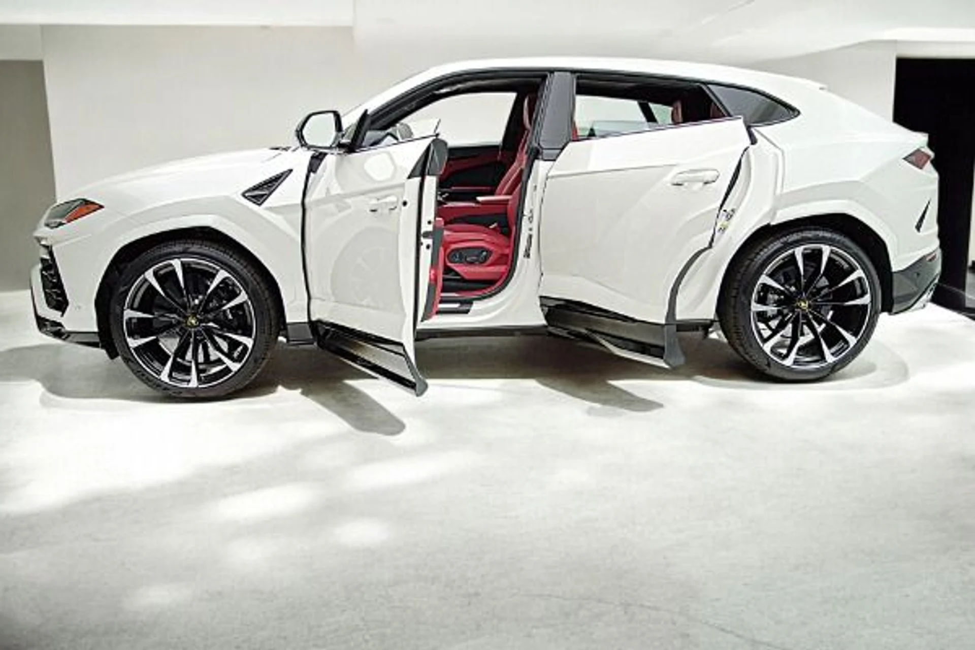 mph002_1675572817_Used_2022_Lamborghini_Urus_SELEZIONE_PRE_OWNED_CERTIFIED_f3da4de526
