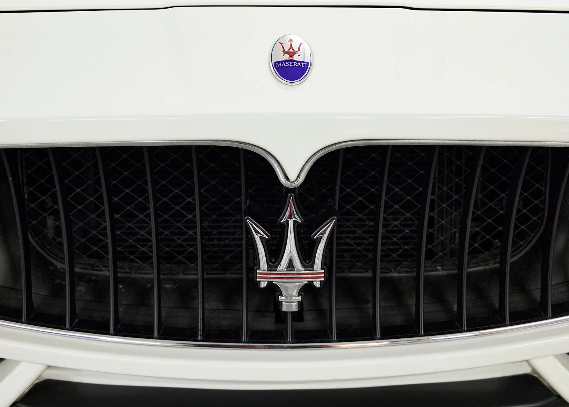 mph002_1681950270_2016_Maserati_Granturismo_20_fd168a14f2