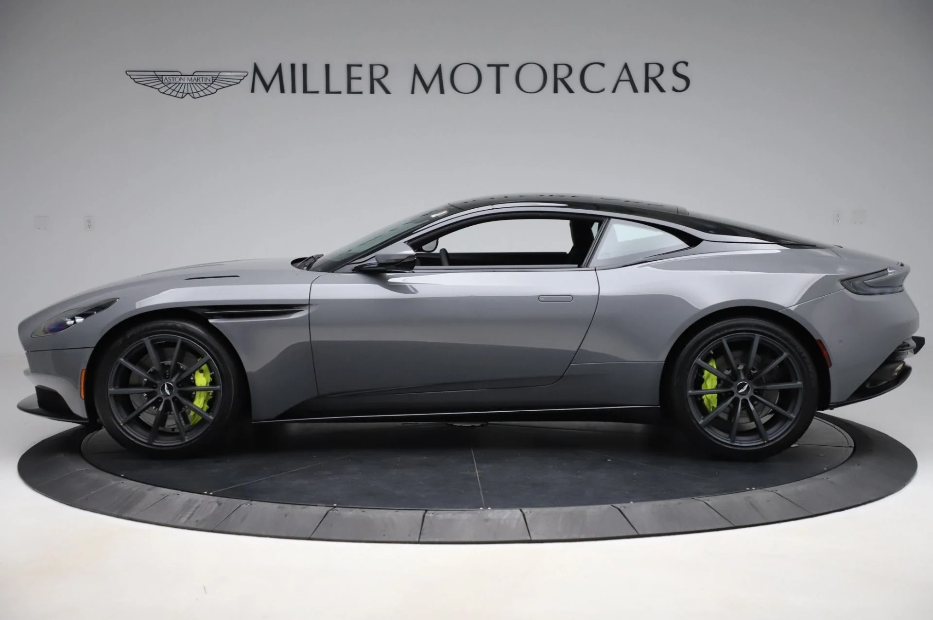 mph002_1683330796_Used_2020_Aston_Martin_DB_11_V12_AMR_Coupe_1593189966_f2efac9db2
