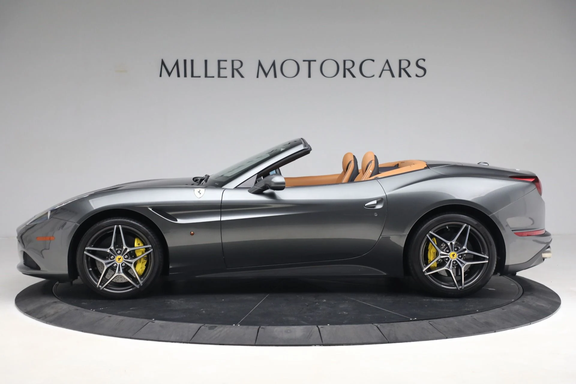 mph002_1684916854_Used_2017_Ferrari_California_T_1688060415_75b018e1ec