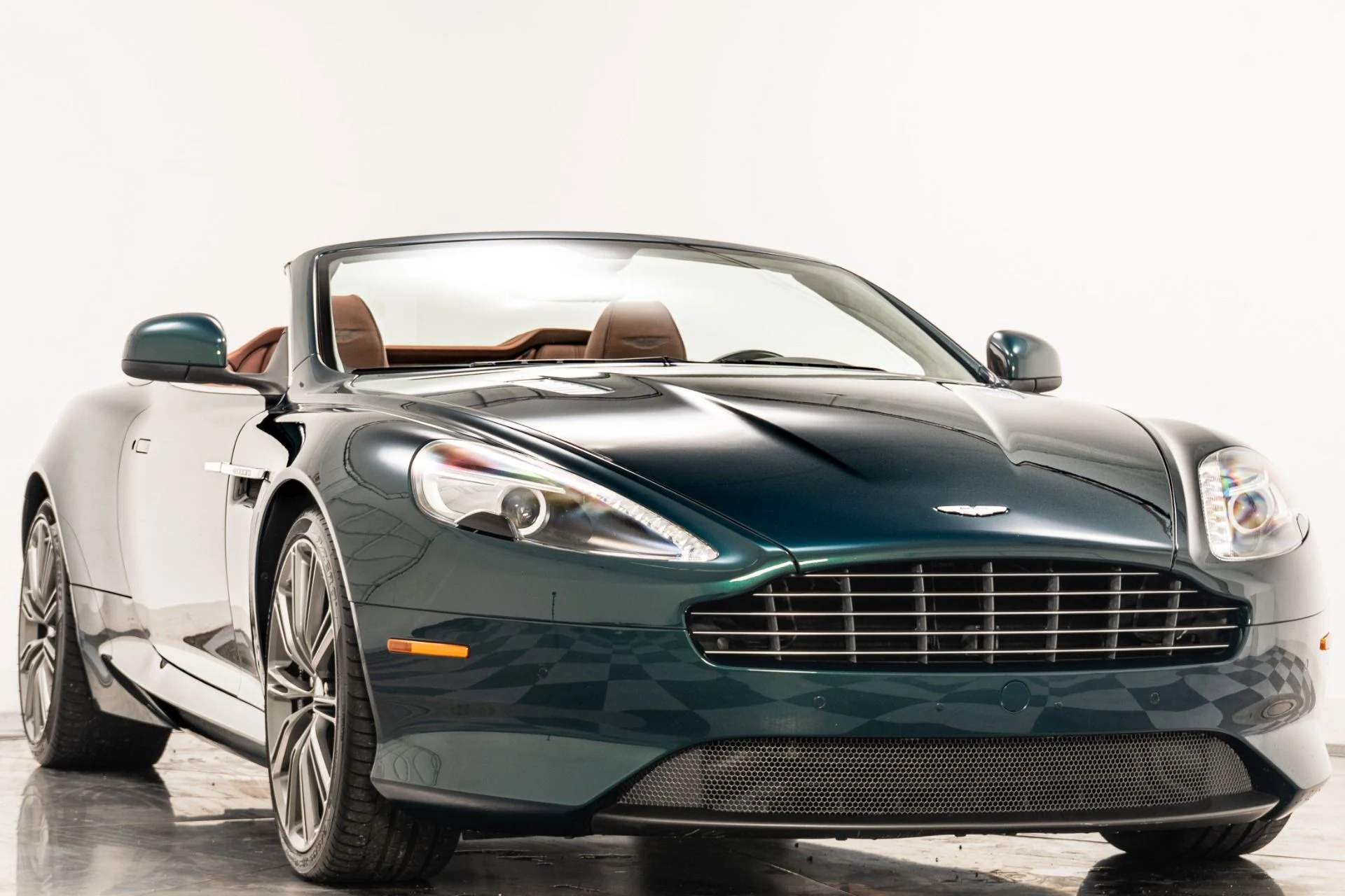 mph002_168545544_Used_2015_Aston_Martin_DB_9_Volante_1759413133_f8db0e2542