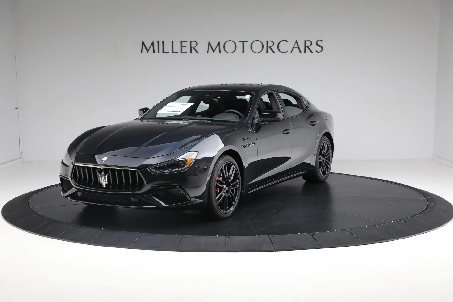 mph002_1686085812_Used_2024_Maserati_Ghibli_Modena_Ultima_Q4_1722711076_fdf6c550ee