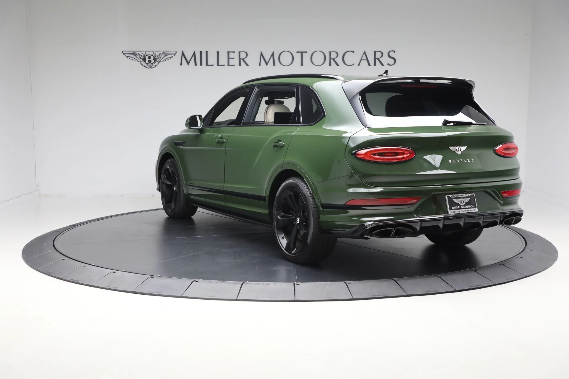 mph002_1690517577_Used_2023_Bentley_Bentayga_EWB_Azure_V8_20a3e49c90