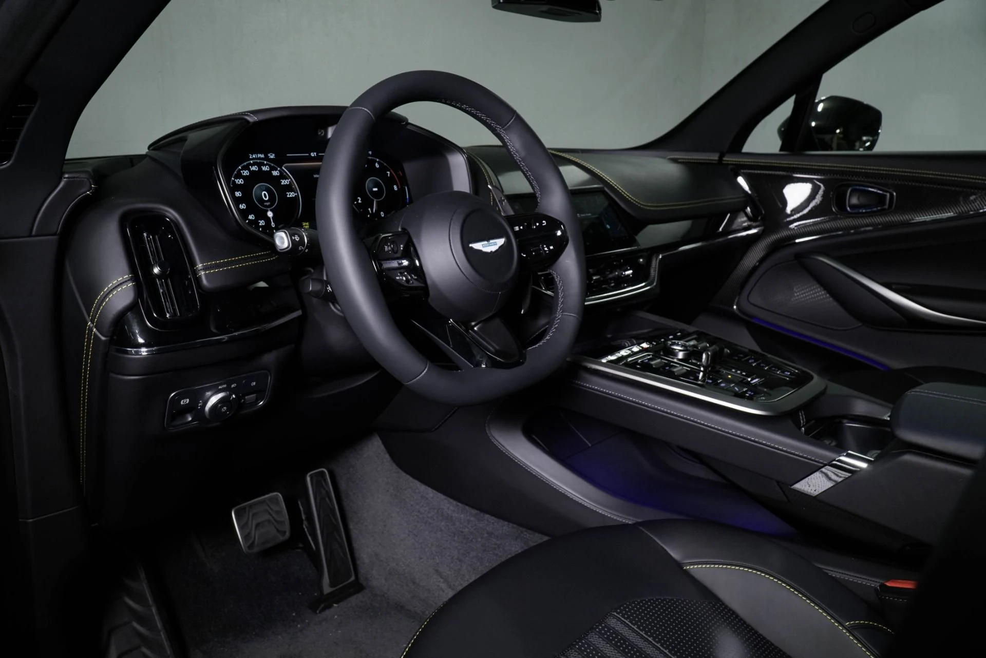 mph002_1690559245_New_2026_Aston_Martin_DBX_707_1765560873_7f16d9bd79